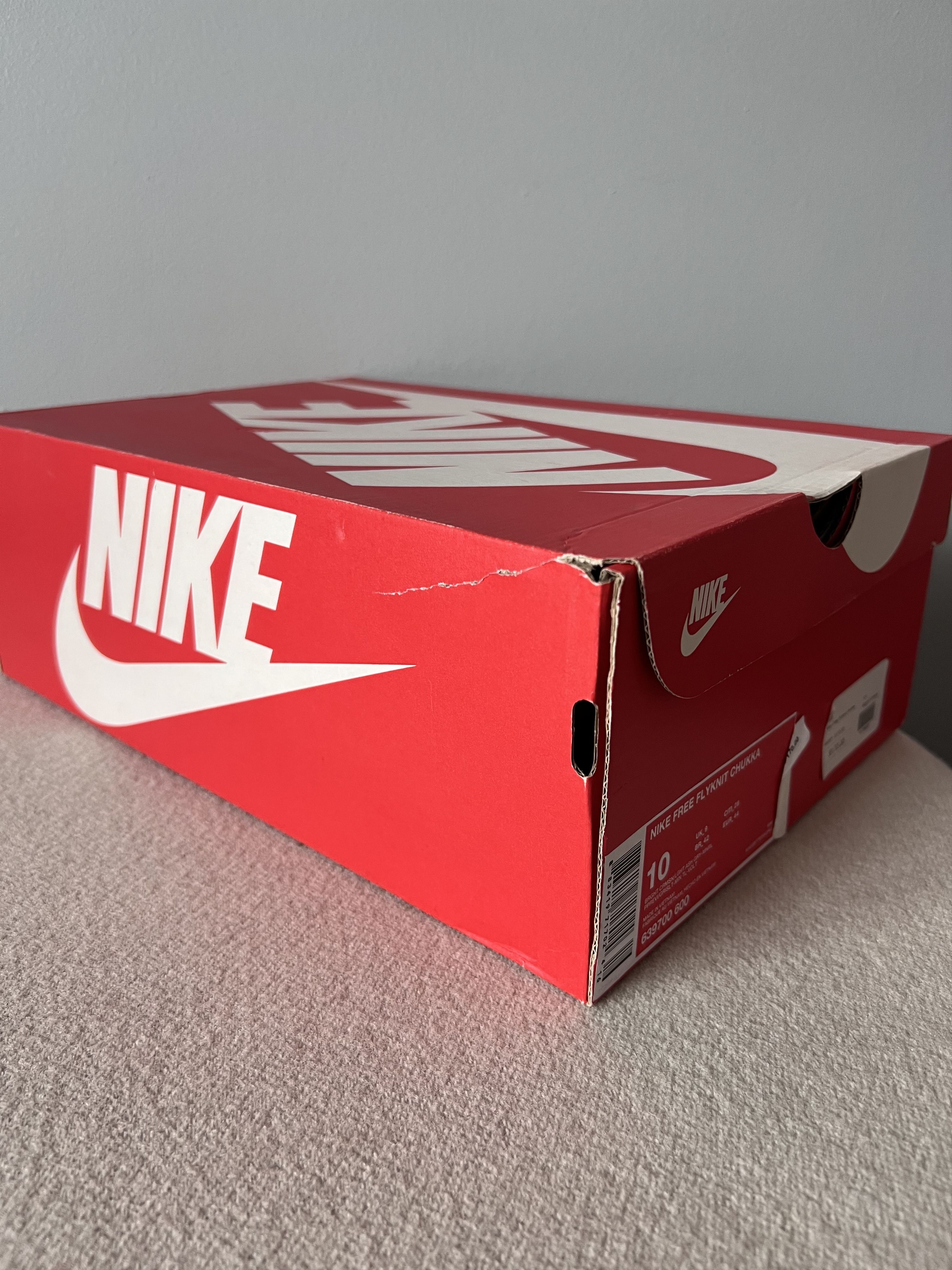 Nike Nike Free Flyknit Chukka in Bright Crimson Red Size US 10 / EU 43 - 9 Thumbnail