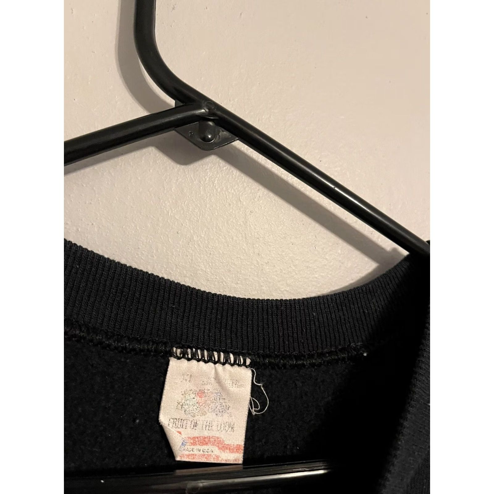 Fruit Of The Loom VINTAGE Fruit of the Loom Black Crewneck Sweatshirt XL City Skyline Statue of Liberty Mens Size US XL / EU 56 / 4 - 4 Thumbnail