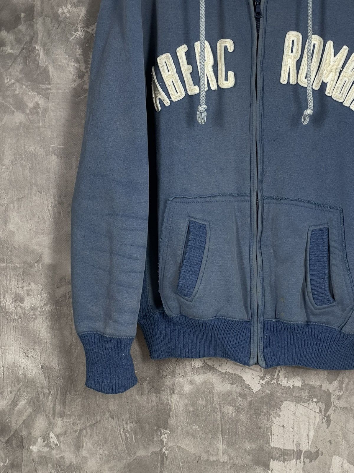20471120 × Abercrombie & Fitch × Le Grande Bleu (L.G.B.) Abercrombie & Fitch Y2K Faux Fur Heavy Cotton Faded Hoodie Size M / US 6-8 / IT 42-44 - 5 Thumbnail