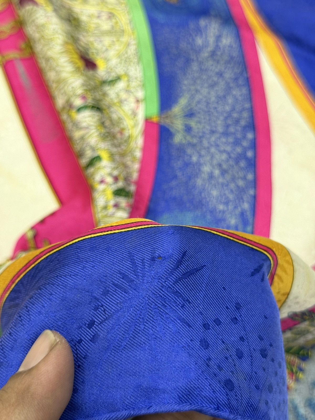 Hermes 🔥🔥🔥AUTHENTIC VINTAGE HERMES EQUESTRIAN SILK SCARF Size ONE SIZE - 13 Thumbnail