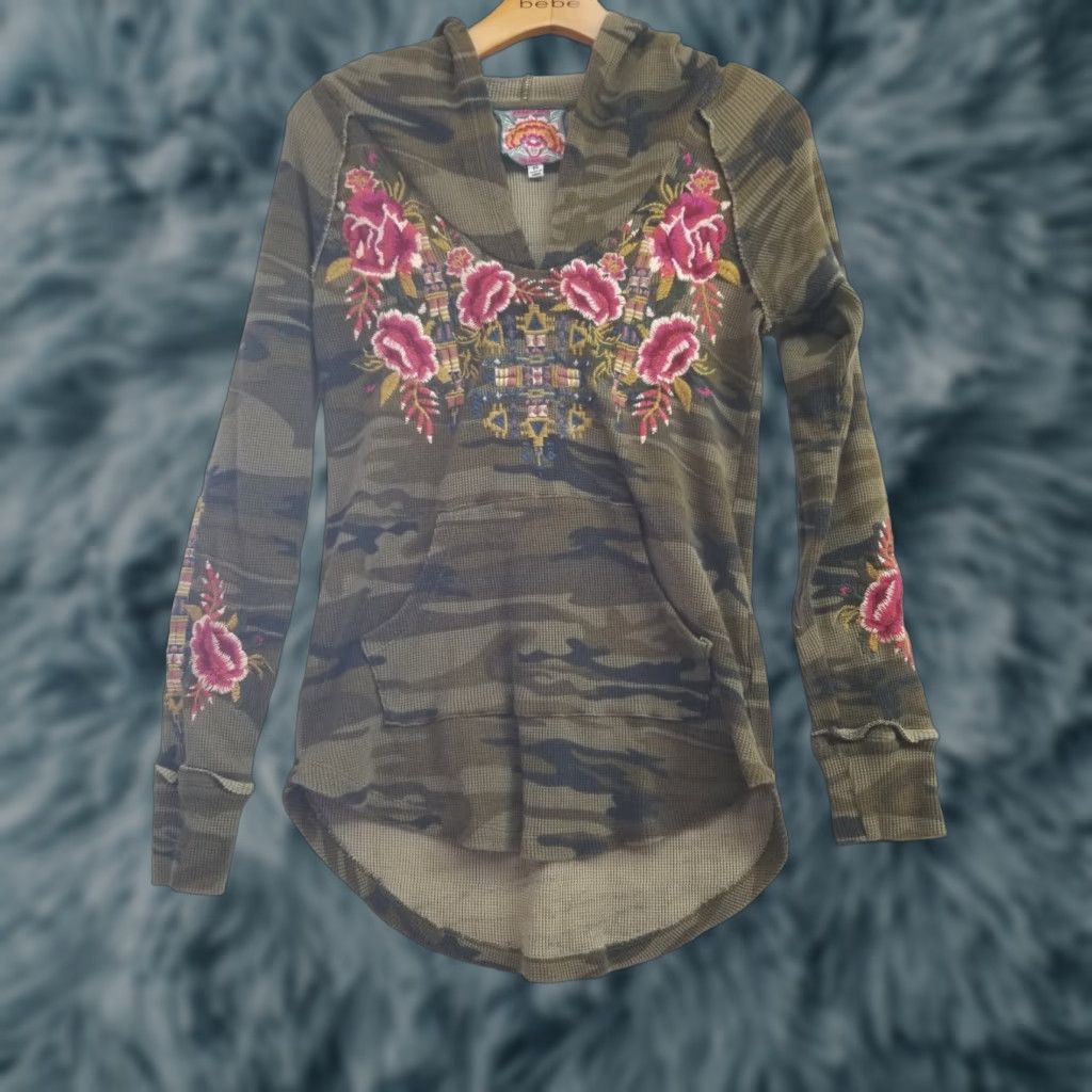 Johnny Was VINTAGE Johnny Was Women's Pullover Hoodie Camouflage Green Embroidered Thermal Axton Floral XS Size XS / US 0-2 / IT 36-38 - 1 Thumbnail