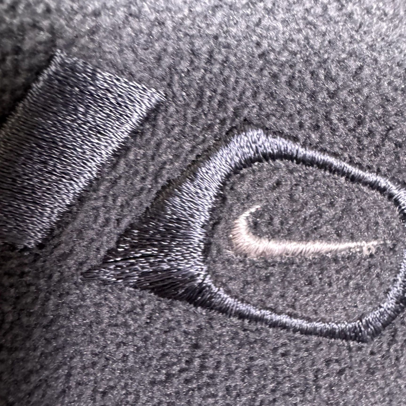 Nike VINTAGE Nike Sweatshirt Mens L Center Swoosh Y2K Silver Tag Cropped Fleece 90s Size US L / EU 52-54 / 3 - 6 Thumbnail
