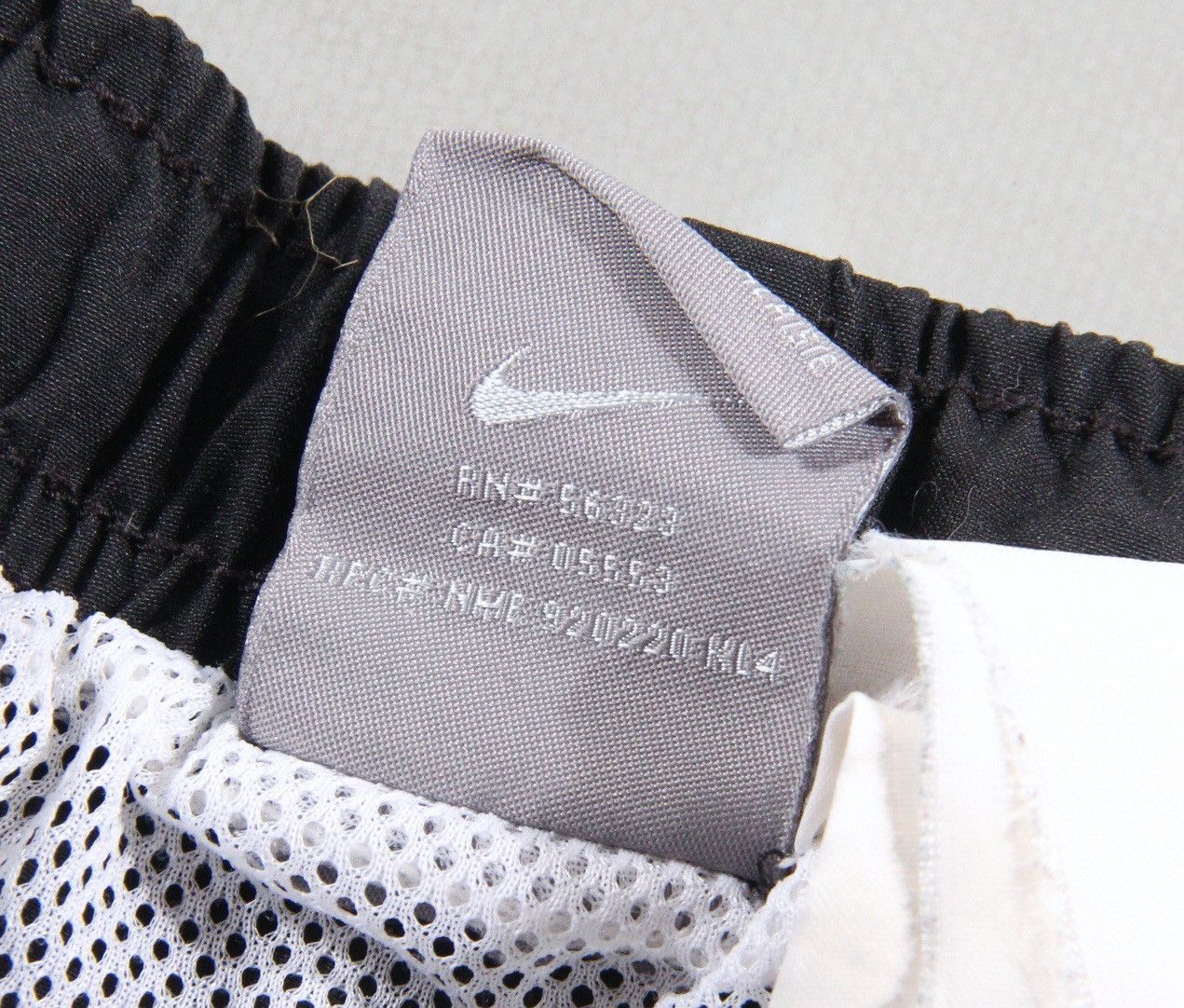 Nike Nike Vintage NSW Nylon ACG Running Shorts Black Swimming L Size US 34 / EU 50 - 6 Thumbnail