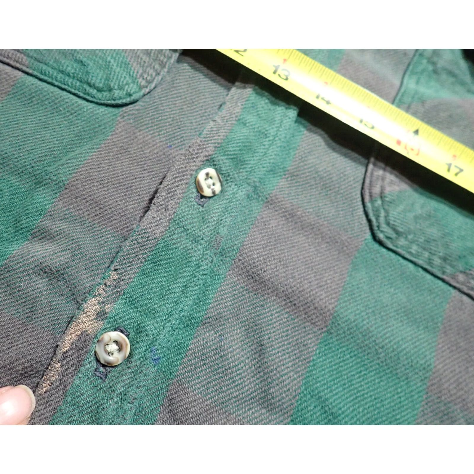 Vintage VINTAGE OshKosh B'Gosh Mens XL Tall Flannel Shirt Distressed Green Black Heavy Cotton Size US XL / EU 56 / 4 - 7 Thumbnail