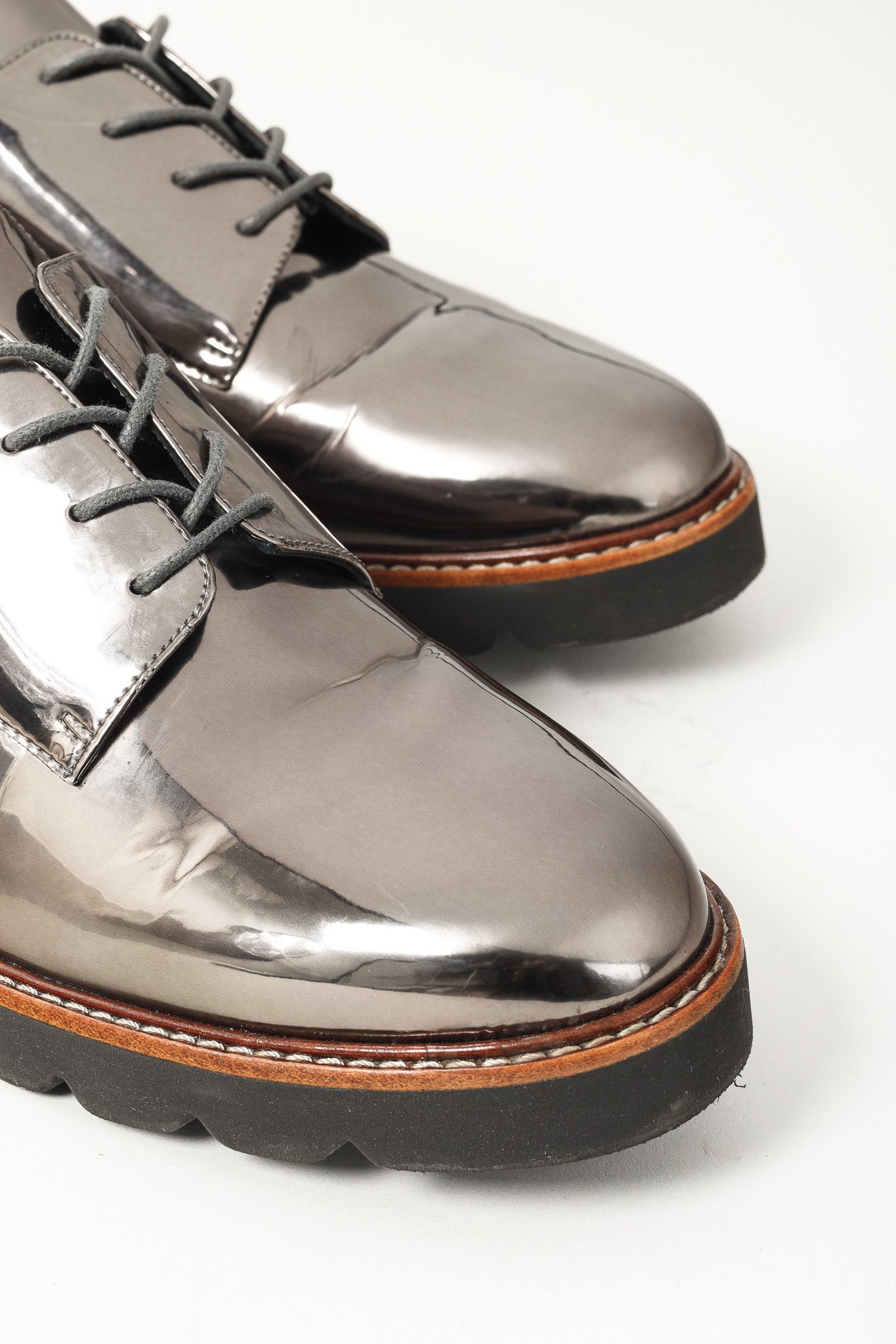 Stuart Weitzman Stuart Weitzman Metro Tin Metallic Mirrored-Leather Oxfords Size US 10 / IT 40 - 6 Thumbnail