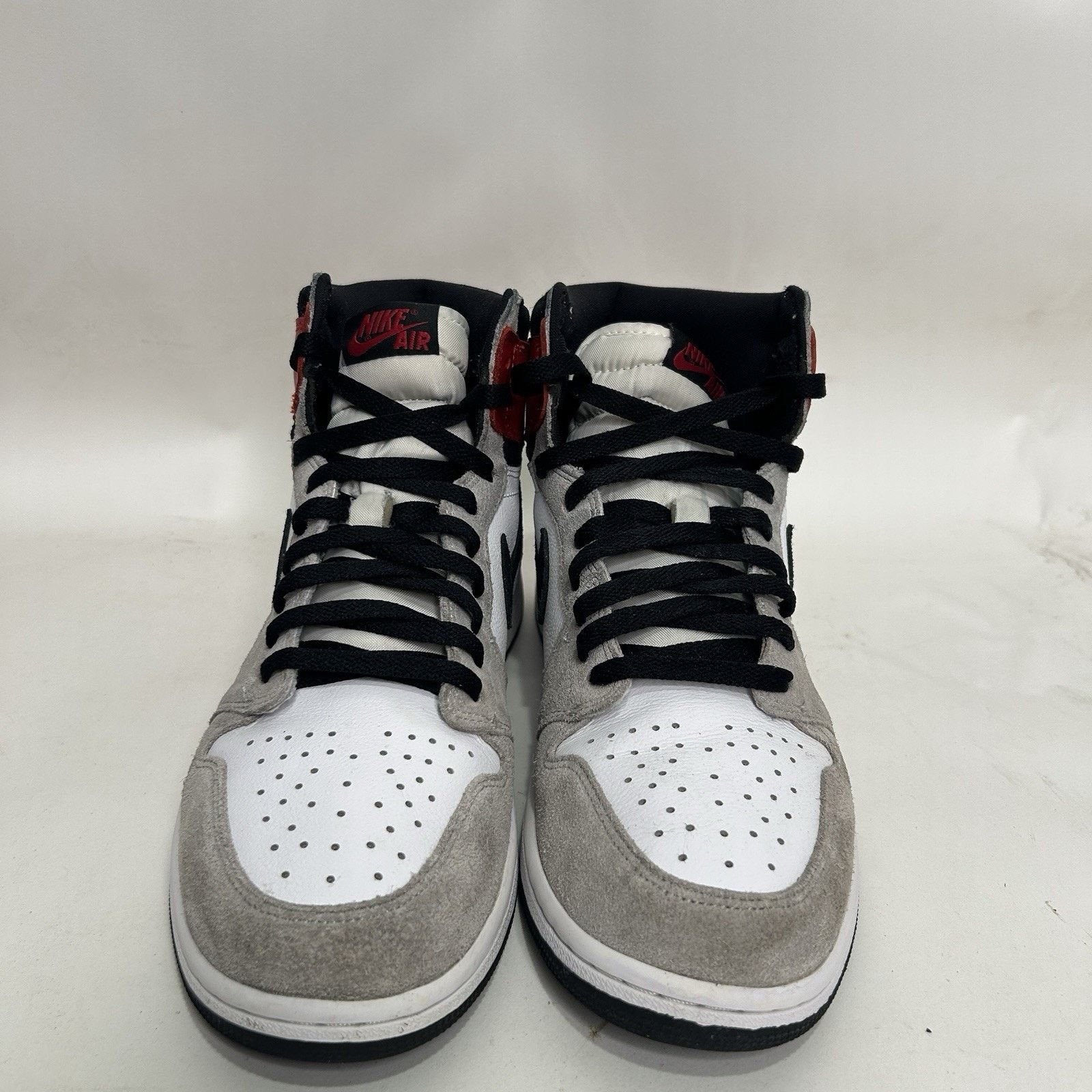 Jordan Brand Nike Air Jordan 1 Retro High “Light Smoke Grey” Size US 10.5 / EU 43-44 - 2 Thumbnail