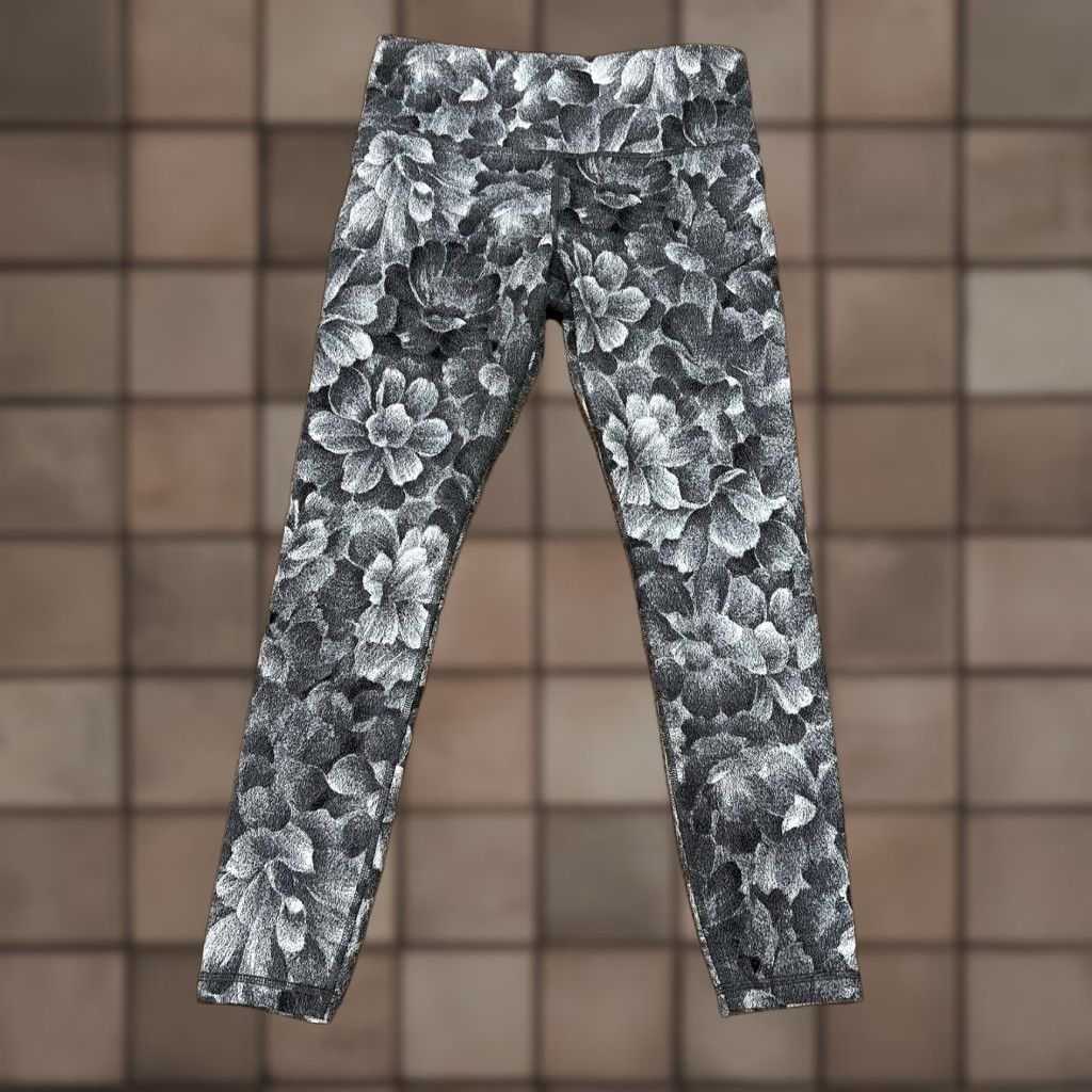 Athleta VINTAGE Athleta Women's Pants Skinny Leg Textured Tights Bohemian Floral Mid Rise Size Medium Chakra Floral Black/Seasalt Size ONE SIZE - 1 Thumbnail
