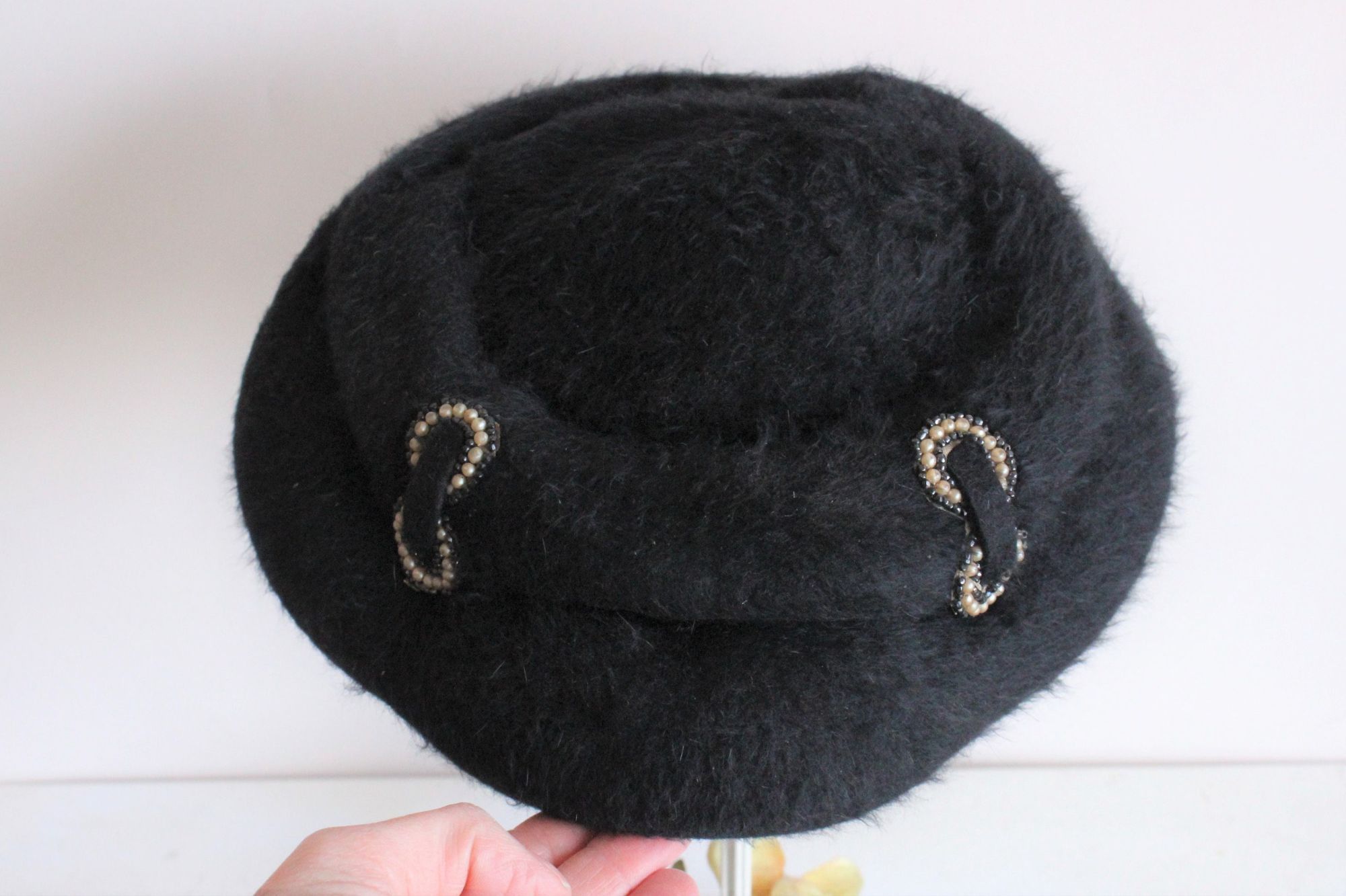 Vintage Vintage 1940s Hat, Black Plate Hat with Faux Pearls, Milline Size ONE SIZE - 4 Thumbnail