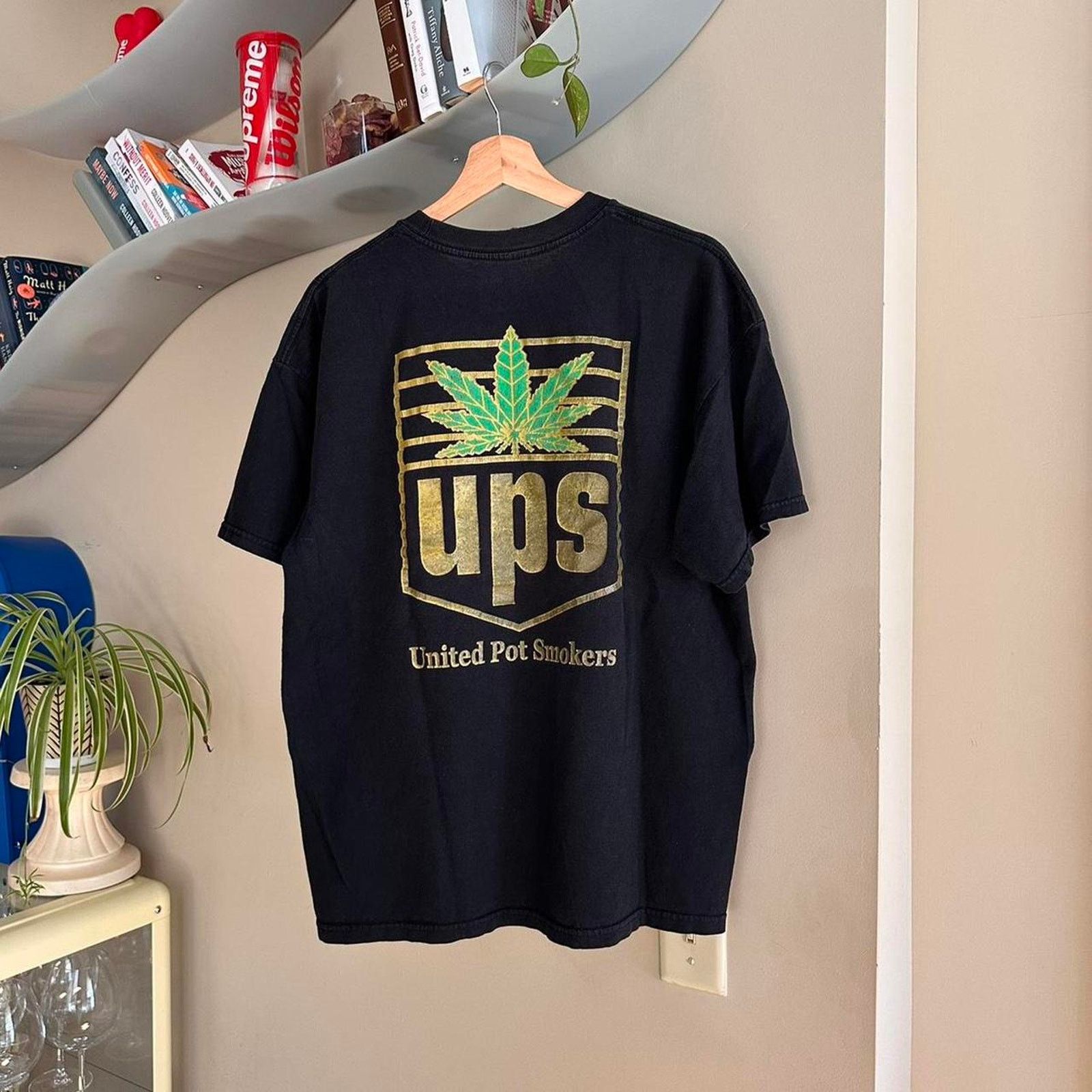 Vintage Vintage UPS Weed Promo Shirt Size US L / EU 52-54 / 3 - 1 Thumbnail