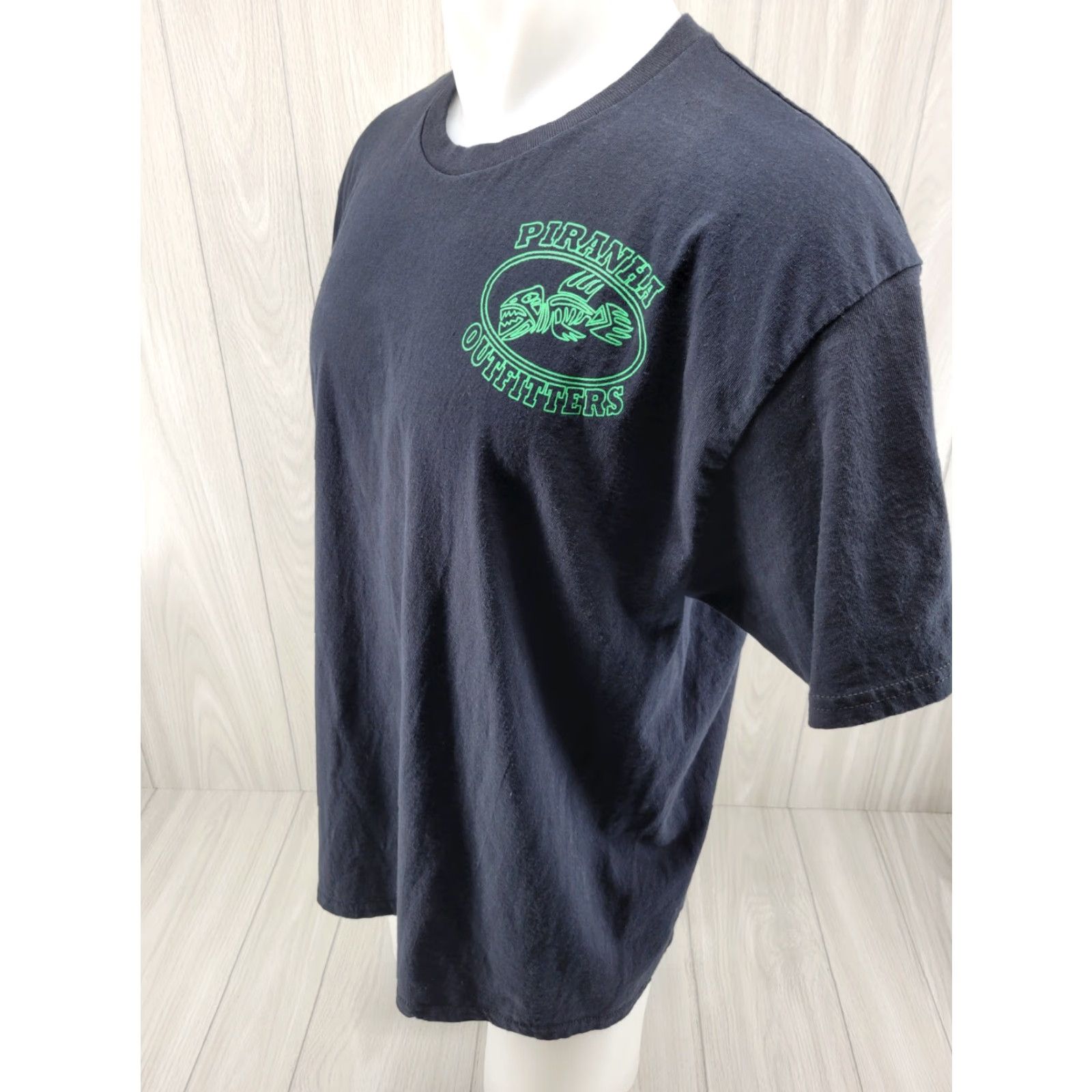 Gildan Pirana Outfitters Black Short Sleeve T-Shirt Logo XL Mens VINTAGE? No, not vintage -> remove Size US XL / EU 56 / 4 - 4 Thumbnail