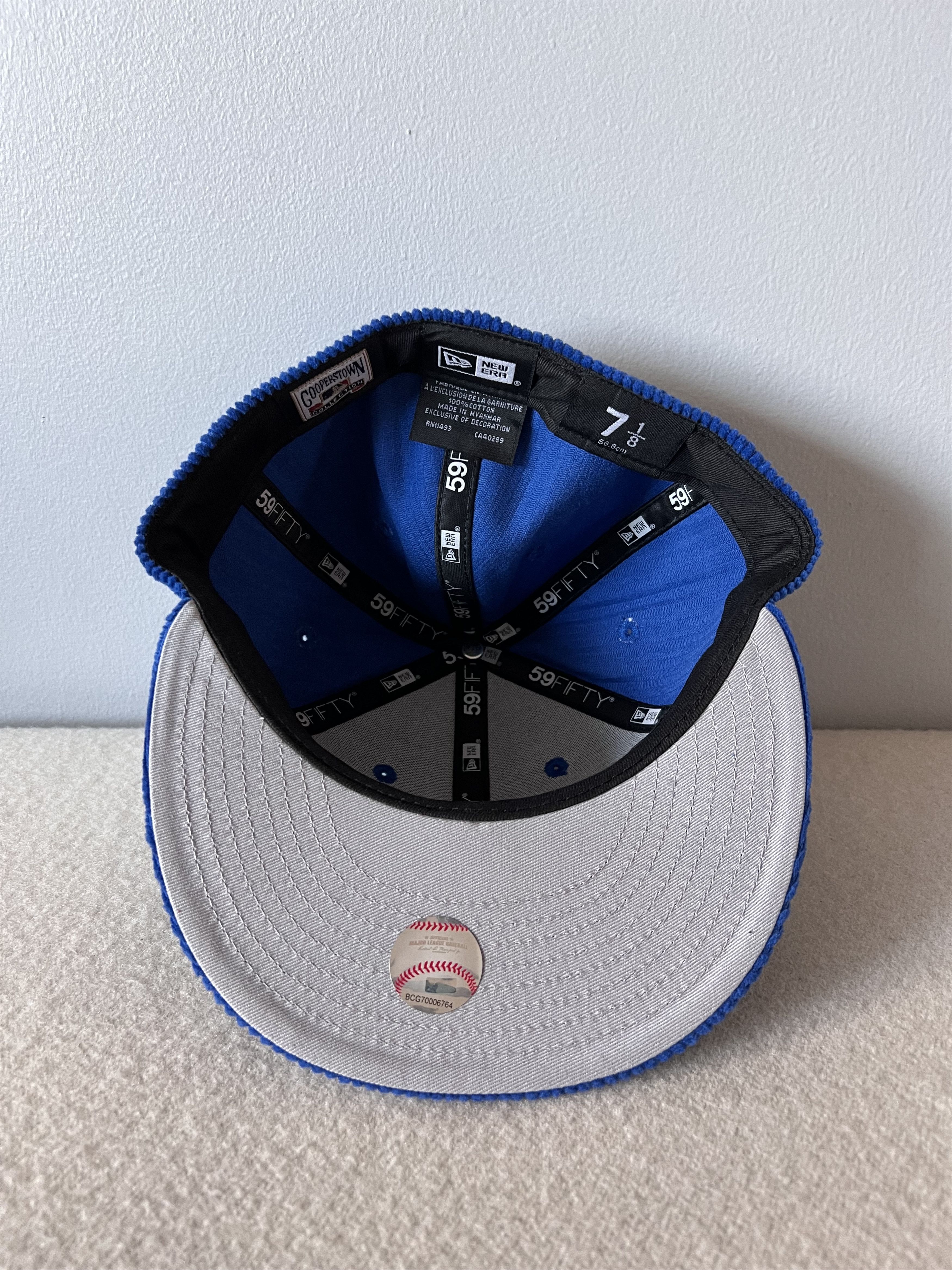 New Era 7 1/8 New Era Montreal Expos Corduroy Fitted Hat Size ONE SIZE - 5 Thumbnail