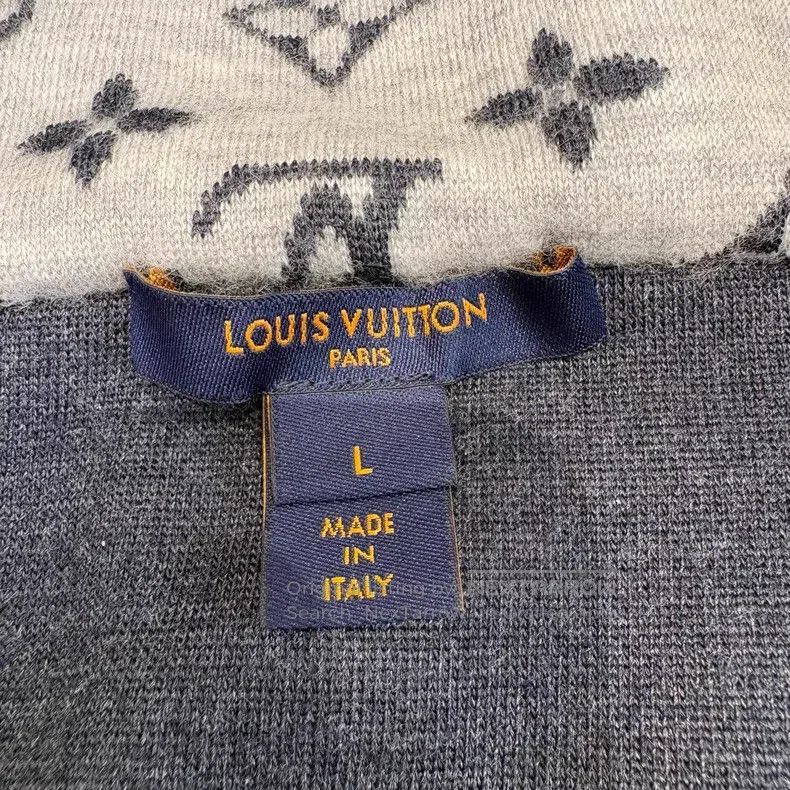 Louis Vuitton Louis Vuitton Striped zip coat collar monogrammed Logo pri Size US L / EU 52-54 / 3 - 7 Thumbnail