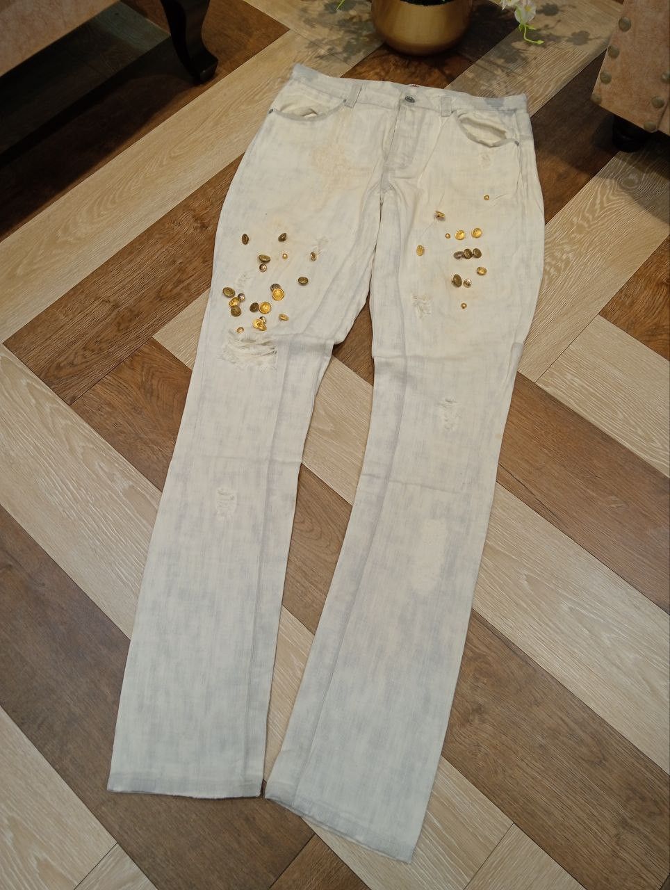 Issey Miyake SUNAOKUWAHARA BY ISSEY MIYAKE DISTRESSED BUTTON JEANS Size US 32 / EU 48 - 2 Thumbnail