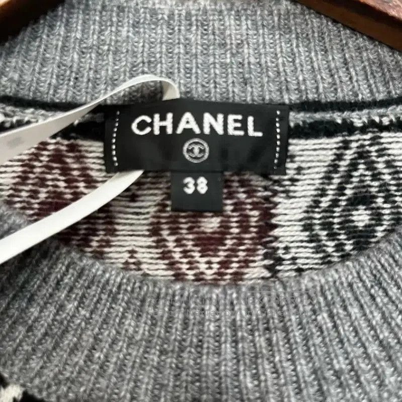 Chanel Chanel Grey Wool Sweater for Women . Size M / US 6-8 / IT 42-44 - 3 Thumbnail