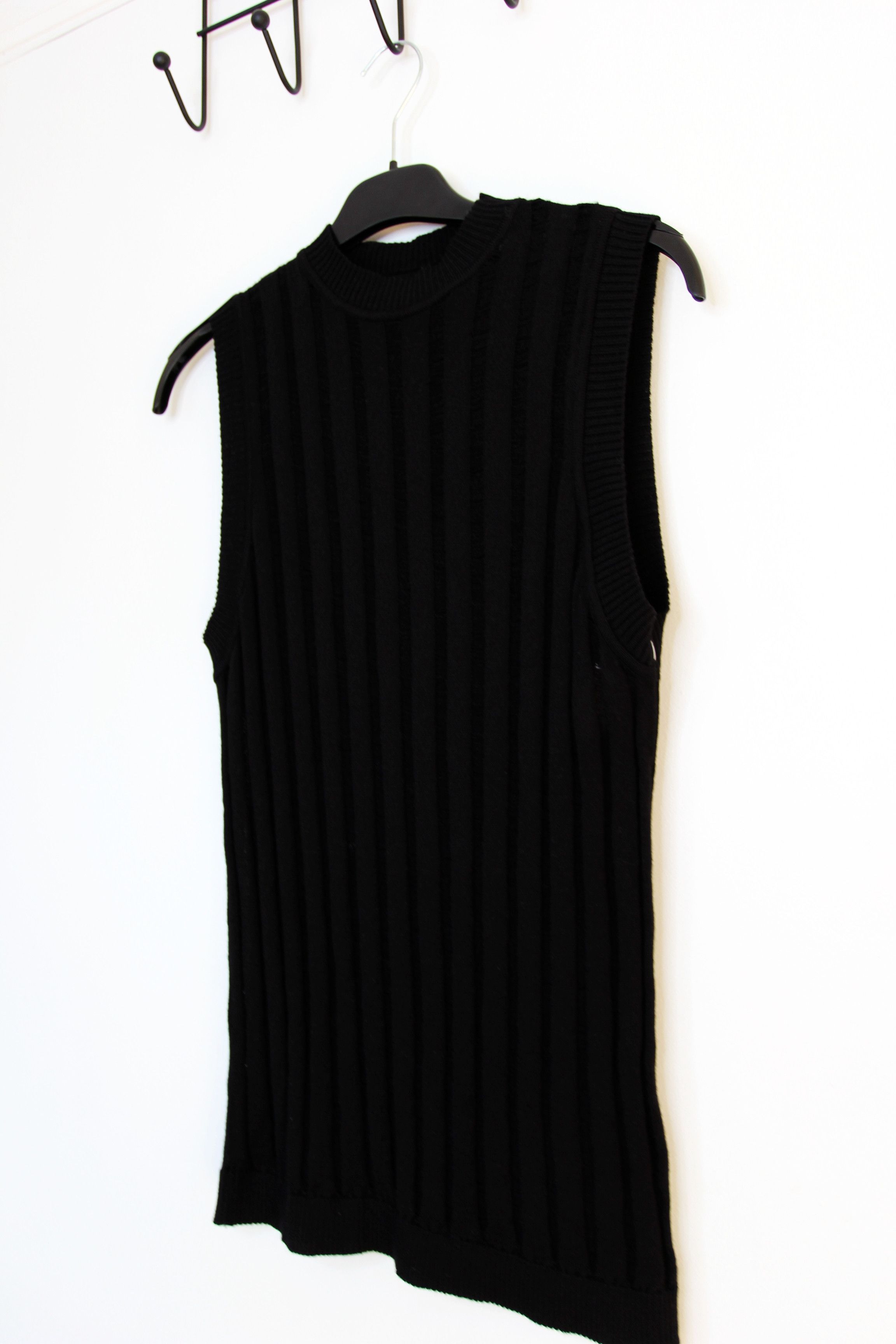 LGN LOUIS GABRIEL NOUCHI BNWT SS25 LOUIS GABRIEL NOUCHI RIBBED SLEEVENESS TANK TOP XS Size US XS / EU 42 / 0 - 5 Thumbnail