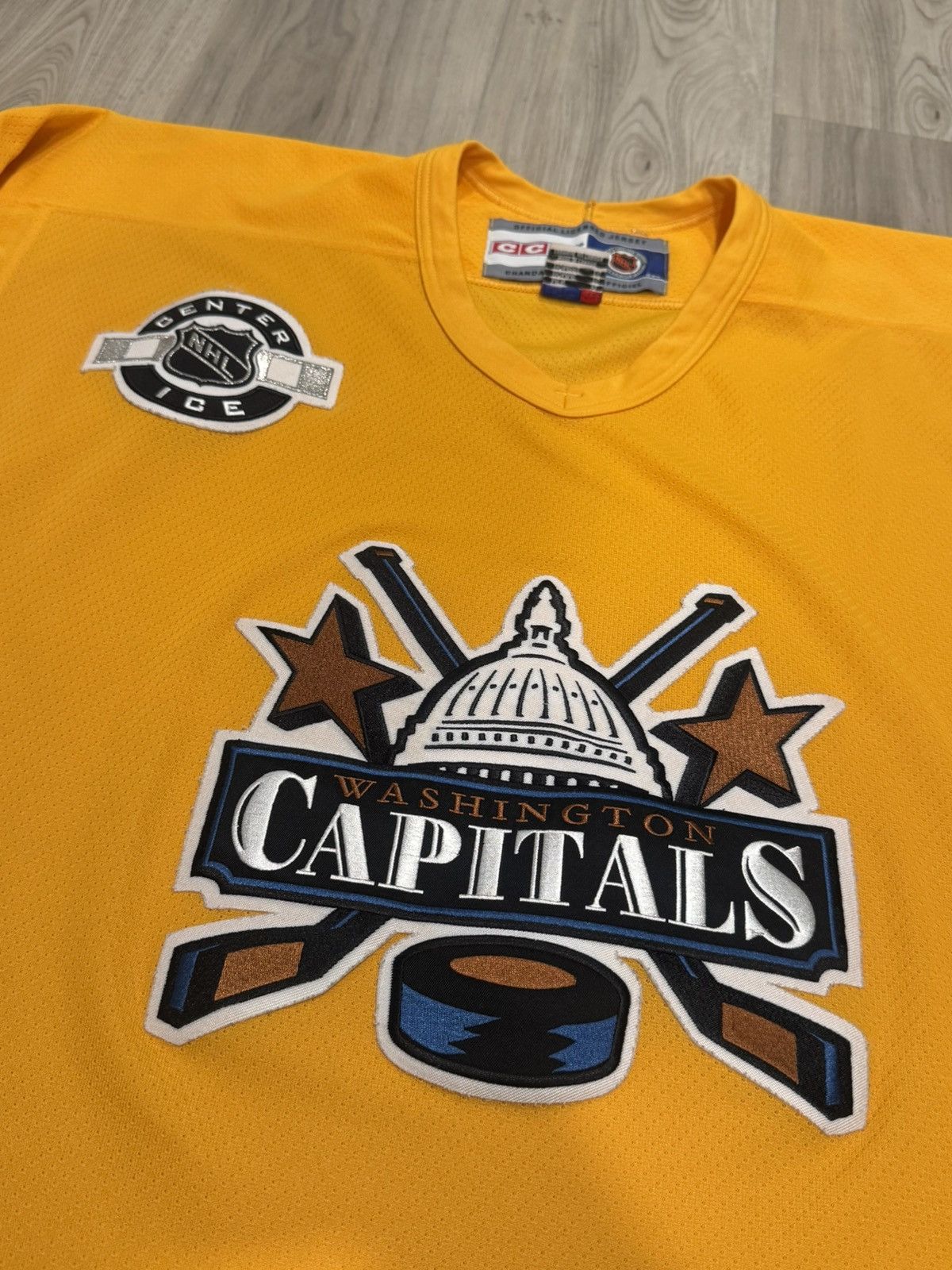 NHL Vintage Washington Capitals CCM Hockey Jersey Yellow RARE XL Size US XL / EU 56 / 4 - 2 Thumbnail
