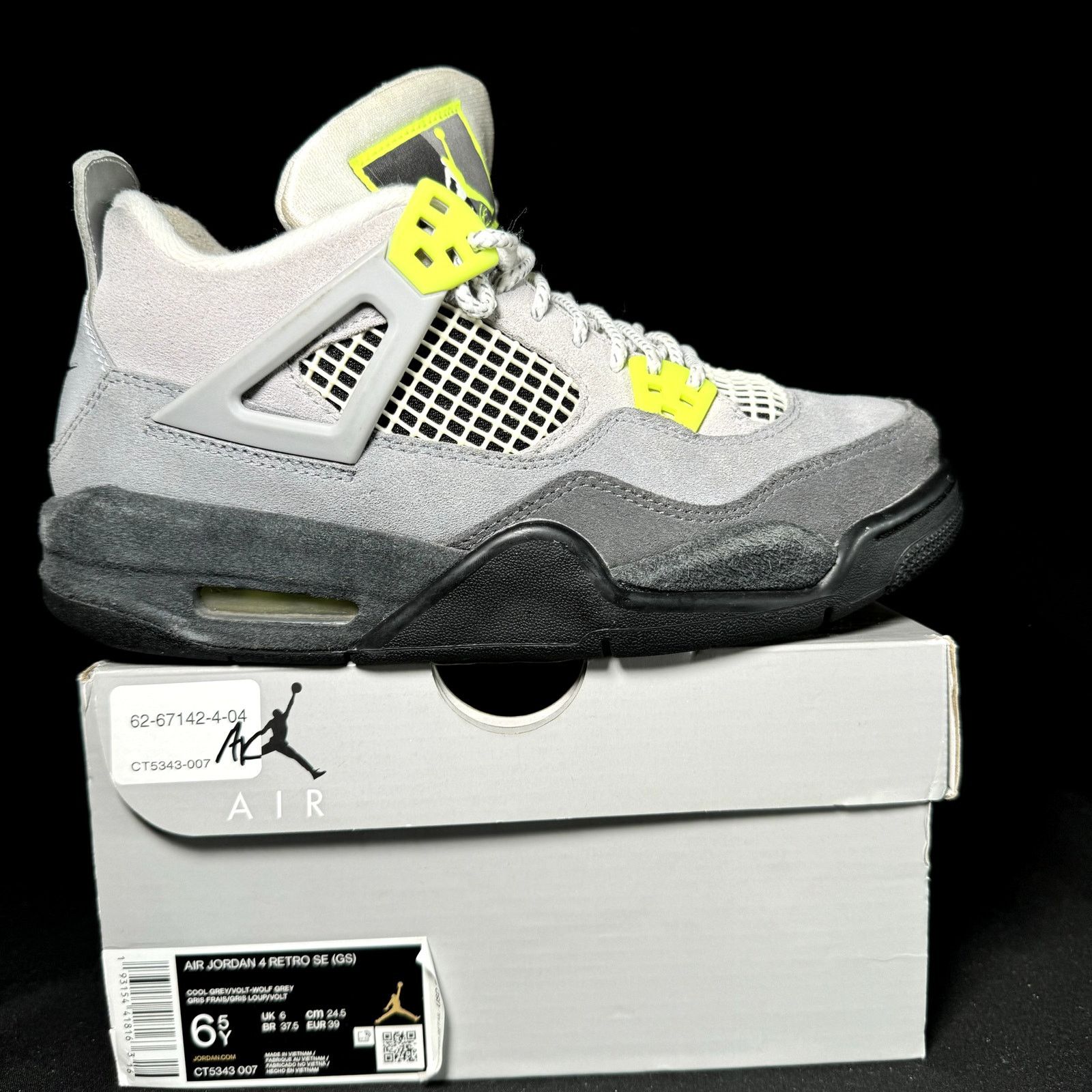 Jordan Brand × Nike Size 6.5 - Air Jordan 4 Retro SE GS Neon 95 2020 Men's Shoes Size US 6.5 / EU 39-40 - 1 Thumbnail
