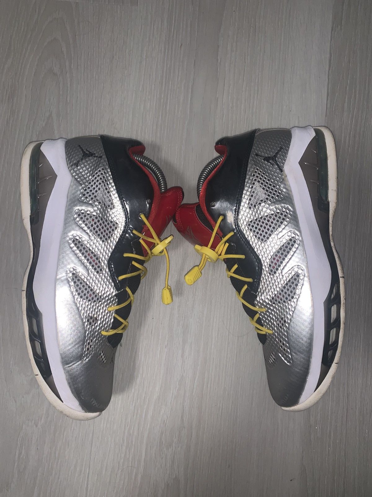 Jordan Brand × Nike Nike Air Jordan MELO M8 Advance Metallic GreenRed 542240-084 Size US 8 / EU 41 - 7 Thumbnail