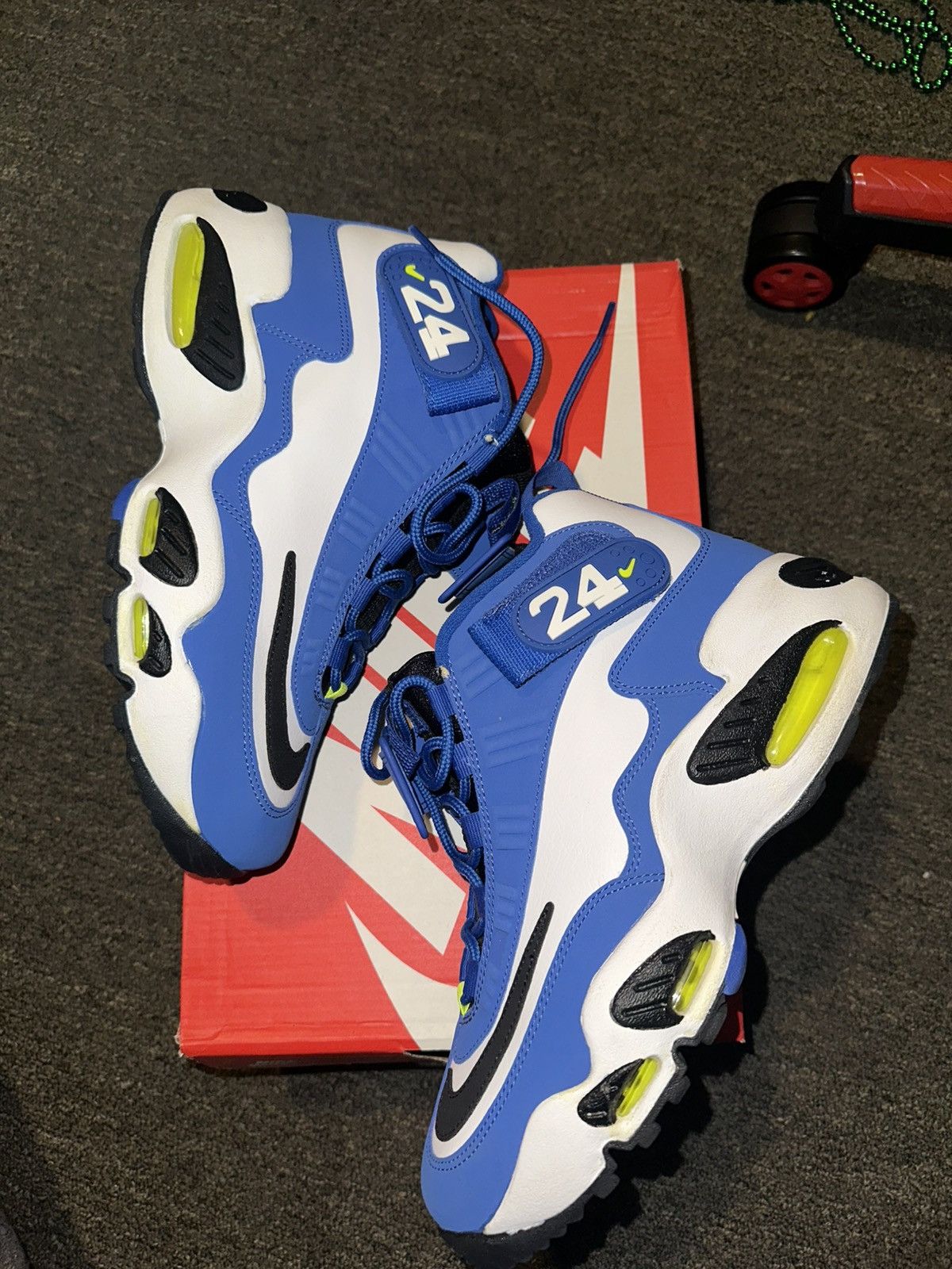 Nike AIR GRIFFEY MAX 1 VOLT SZ 8 Size US 8 / EU 41 - 1 Thumbnail