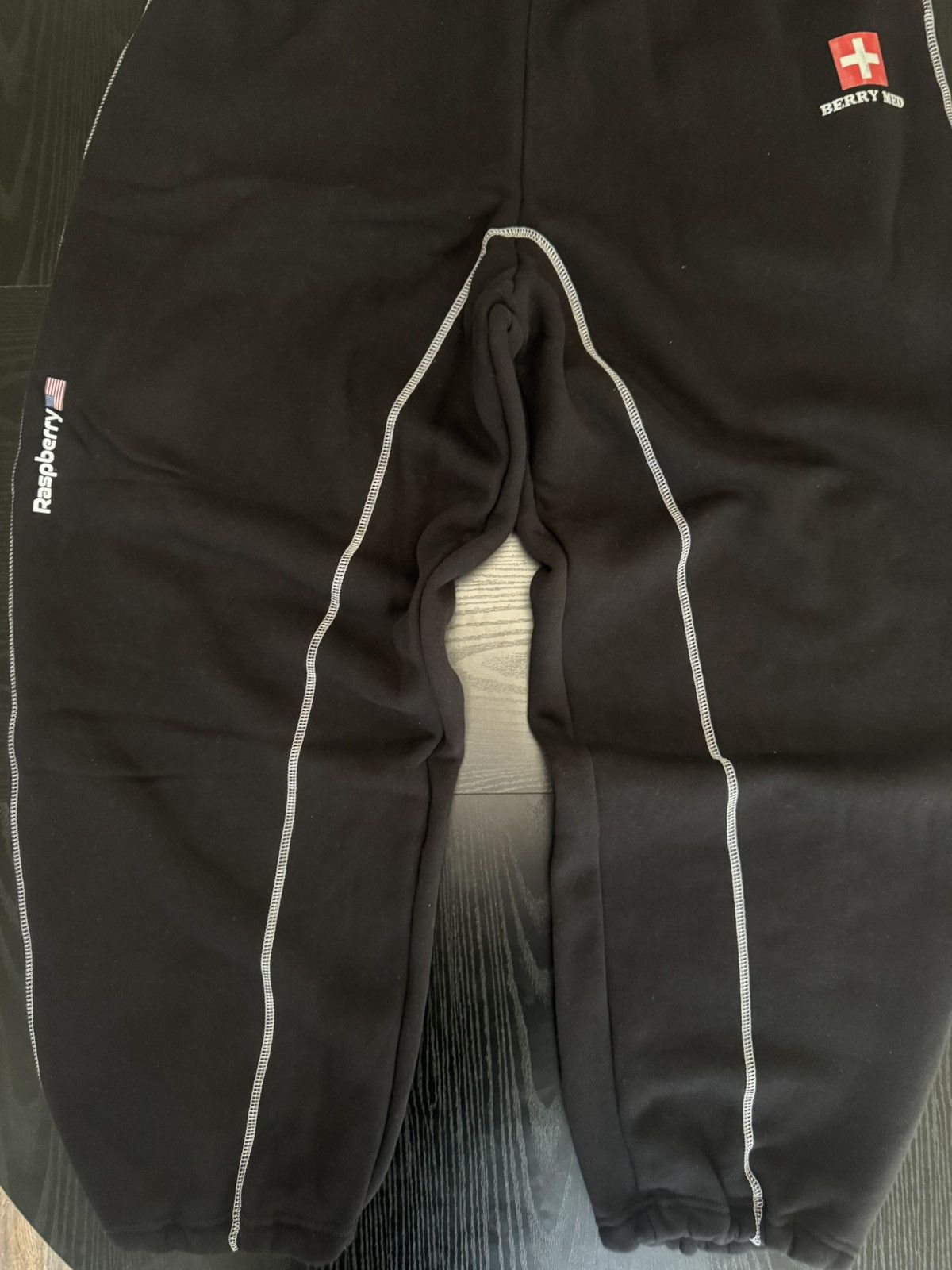 The GV Gallery The Gv Gallery Berry Med Sweats Size US 32 / EU 48 - 3 Thumbnail