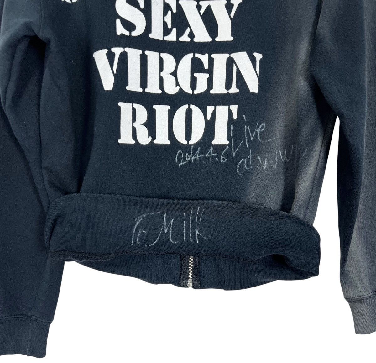 Band Tees × Japanese Brand ALL CITY STEPPERS SEXY VIRGIN RIOT ALBUM TOUR HOODIE Size US M / EU 48-50 / 2 - 7 Thumbnail