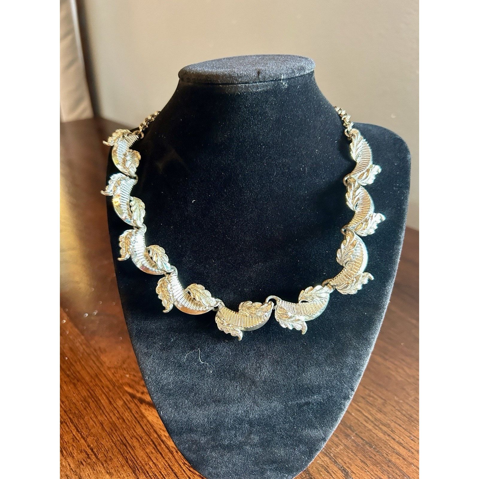 Other Vintage Silver Floral Leaf Adjustable Necklace Size ONE SIZE - 1 Thumbnail