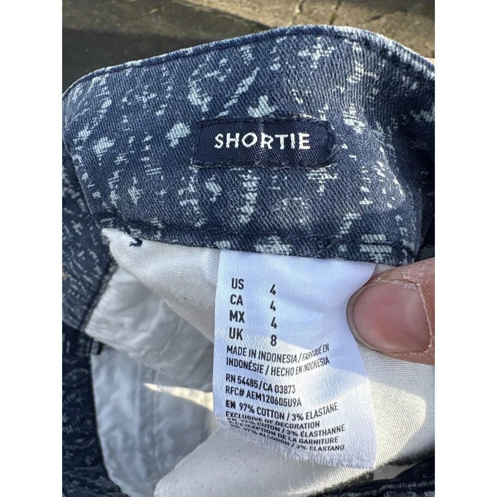 American Eagle Outfitters American Eagle Shortie Blue Ikat Print Shorts 4 Low Rise Size 27" / US 4 / IT 40 - 7 Thumbnail