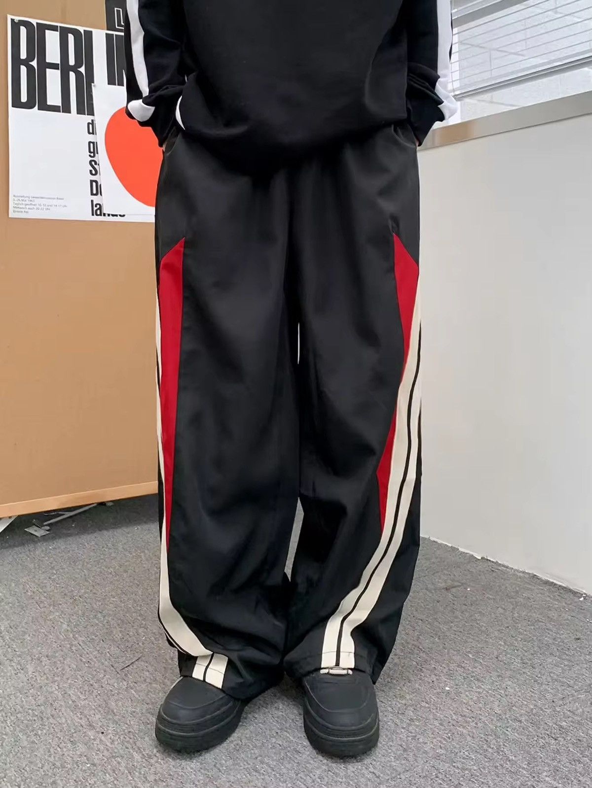 Japanese Brand × Other Casual Stretch Straight Leg Sweatpants Size US 29 - 3 Thumbnail