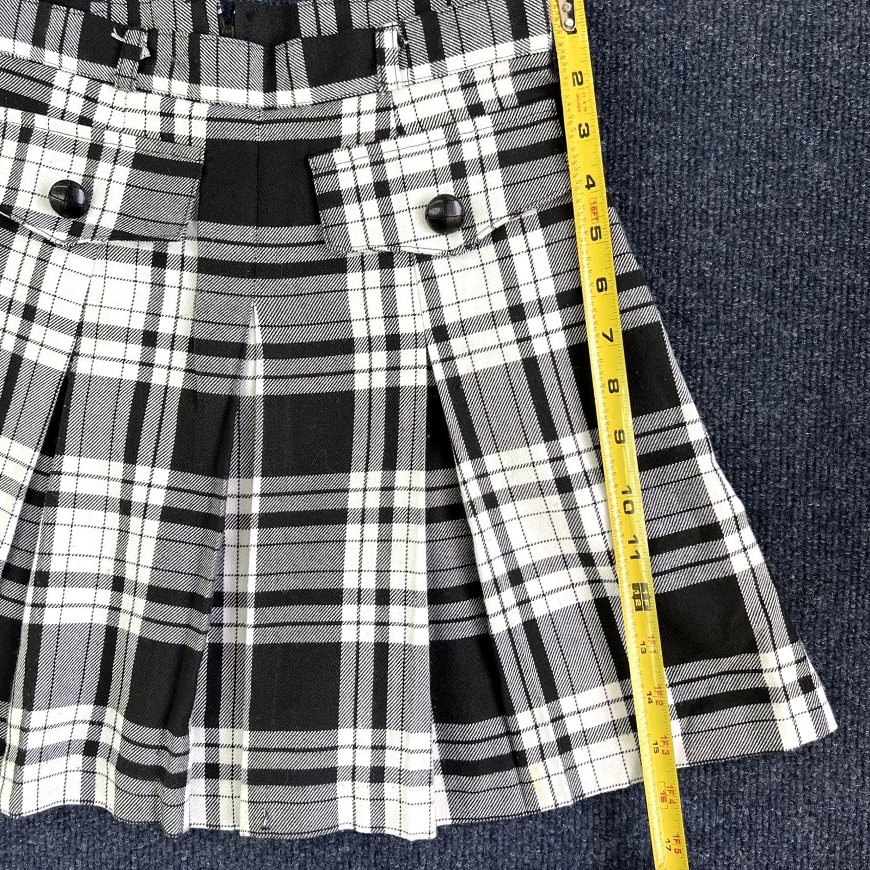 Vintage Y2K MGR It's Our Universe Skirt Womens 3 Black Plaid Pleated Mini Skater Punk Size 26" / US 2 / IT 38 - 6 Thumbnail