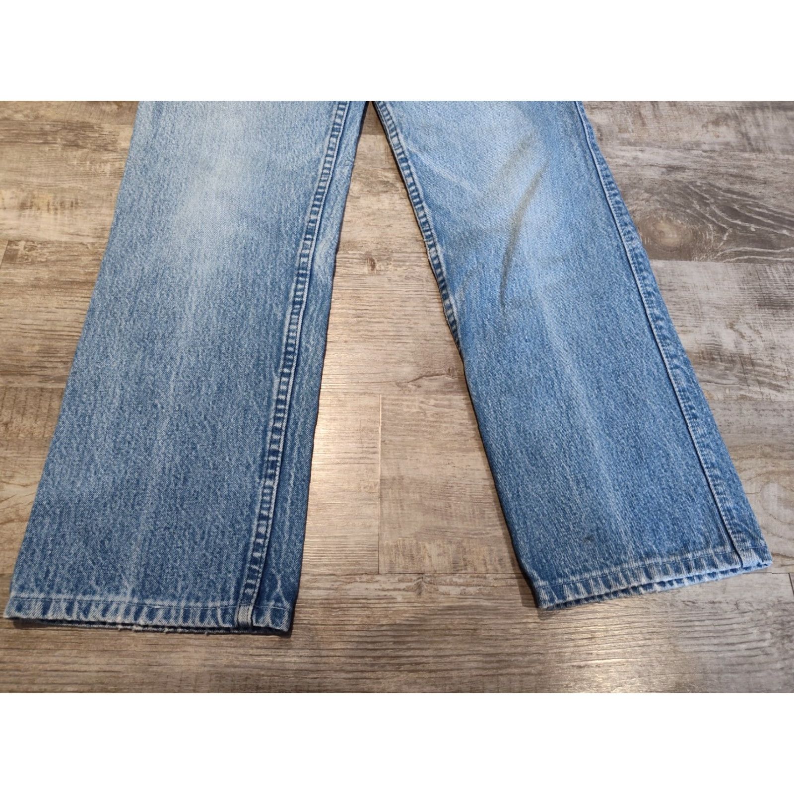 Levi's VINTAGE Levi's SF 207 Blue Jeans 30x27 Light Wash Distressed 70s 80s Unisex Adults Size US 30 / EU 46 - 2 Thumbnail