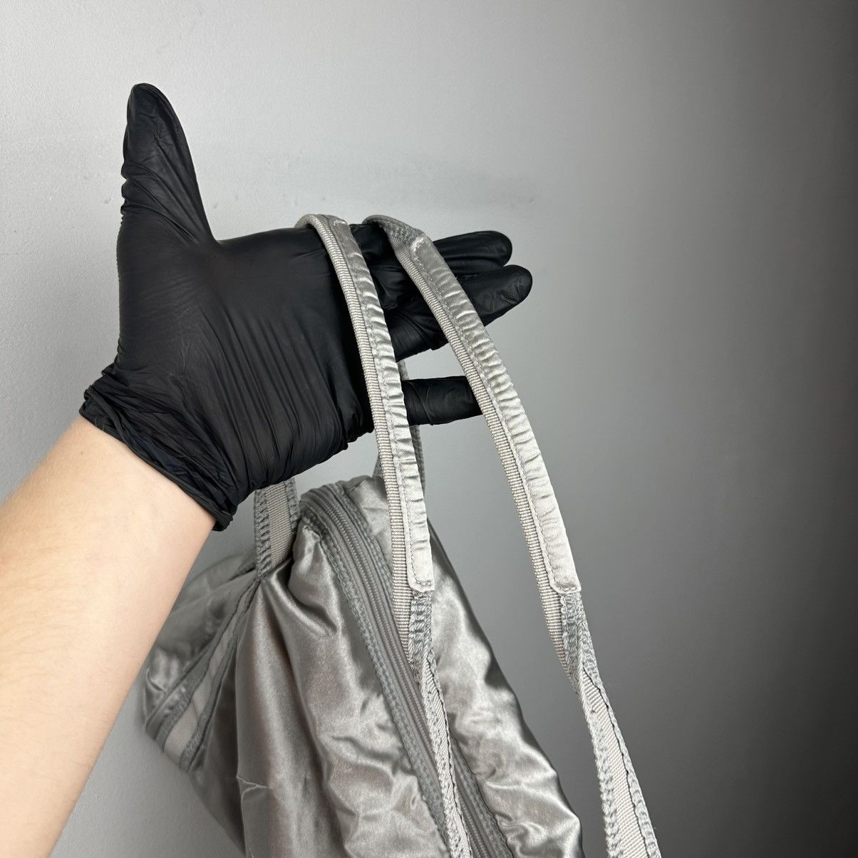 Nike Vintage Nike Silver Nylon Bag Size ONE SIZE - 22 Thumbnail