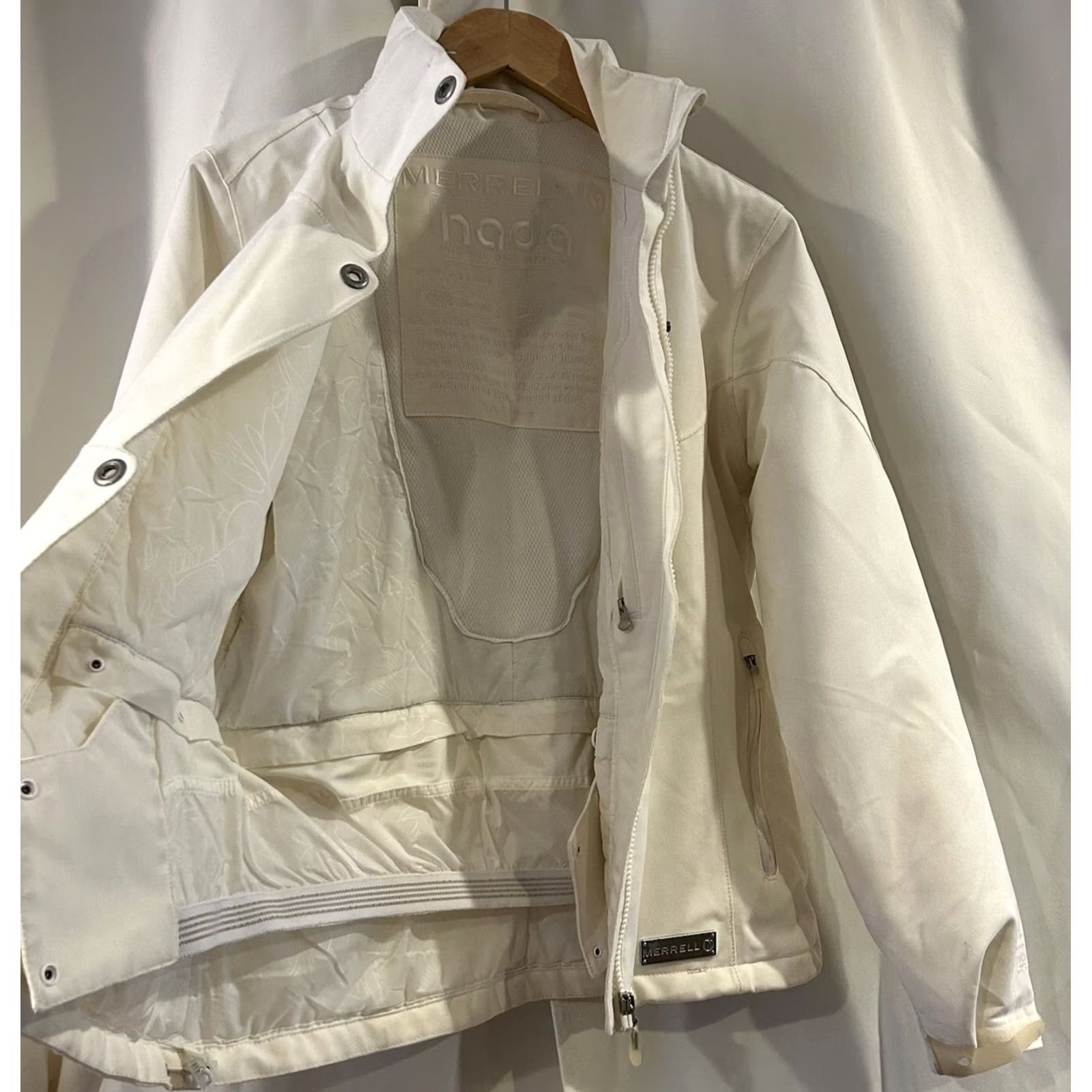 Merrell Merrell NADA Jacket Women’s Size S White/Cream Nylon Polyester Travel All Seasons Rain Coat Zip Snap Long Sleeve Mid-Length Size S / US 4 / IT 40 - 2 Thumbnail