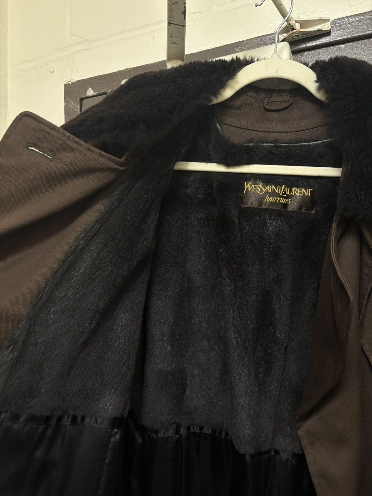 Yves Saint Laurent Yves Saint Laurent Fourrures Lined Trench Coat Size US L / EU 52-54 / 3 - 2 Thumbnail