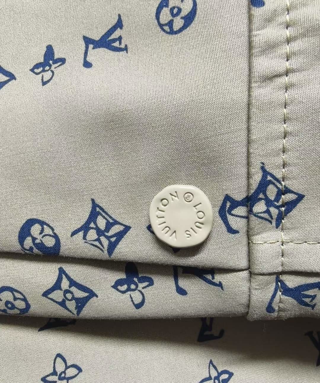 Louis Vuitton Louis Vuitton Nigo 54 Stripe Monogram Belt Trench Coat Size US L / EU 52-54 / 3 - 4 Thumbnail