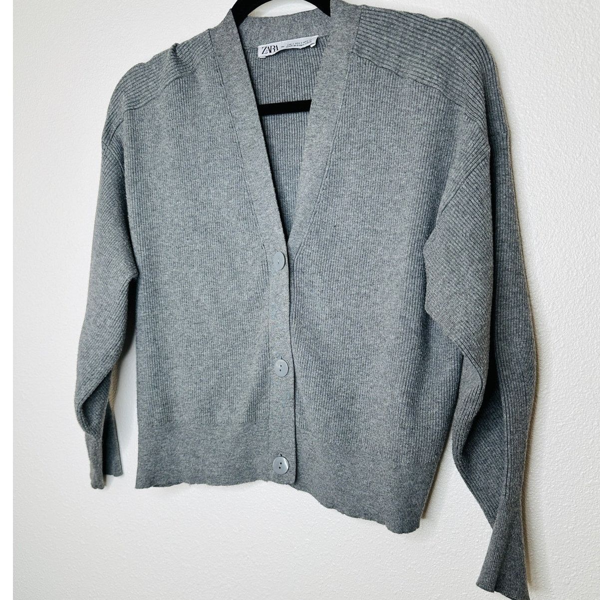 Zara Zara Gray Micro Rib VNeck Button Long Sleeve Crop Cardigan S Size S / US 4 / IT 40 - 4 Thumbnail