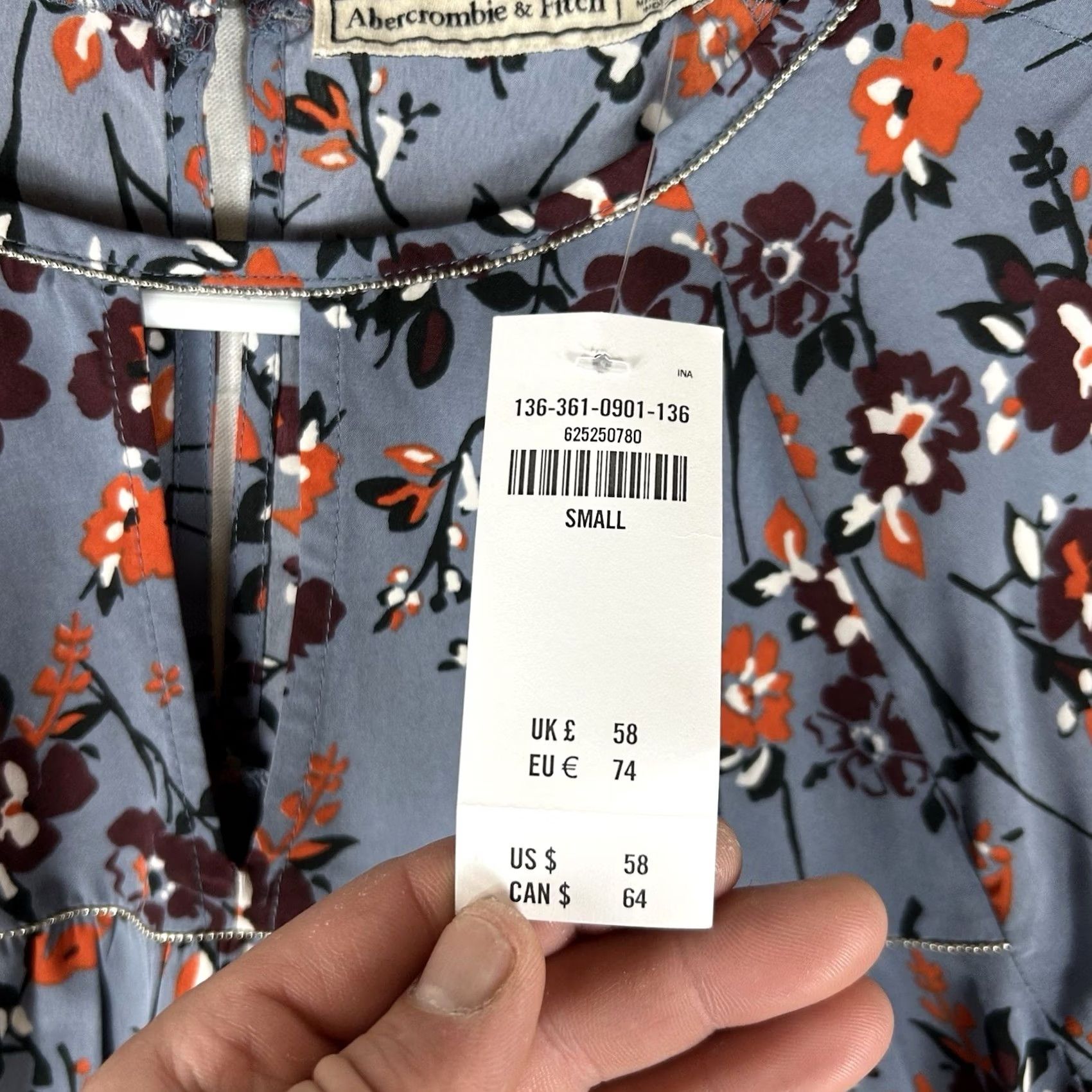 Abercrombie & Fitch Abercrombie & Fitch Blouse Women Small Floral Long Sleeve Open Studded Tunic Lightweight Round Neck Shirt Size S / US 4 / IT 40 - 3 Thumbnail