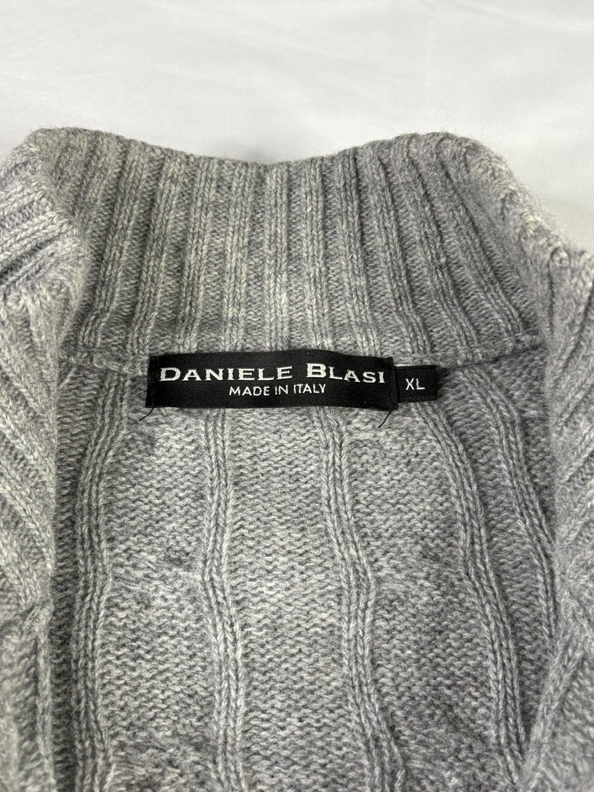 Vintage Vintage Wool Quarter Zip Cable Knit Sweater | $20 Size US XL / EU 56 / 4 - 5 Thumbnail