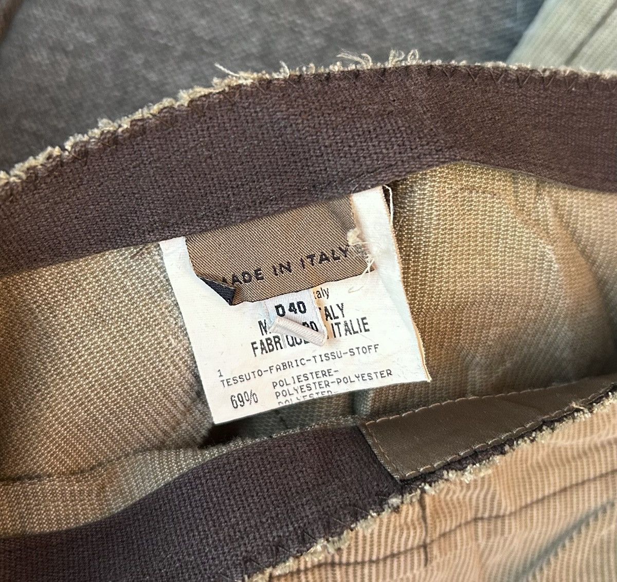 Marithe + Francois Girbaud M+F Girbaud Cargo Utility Pinwale Corduroy Khaki Skirt Size 32" / US 10 / IT 46 - 9 Thumbnail