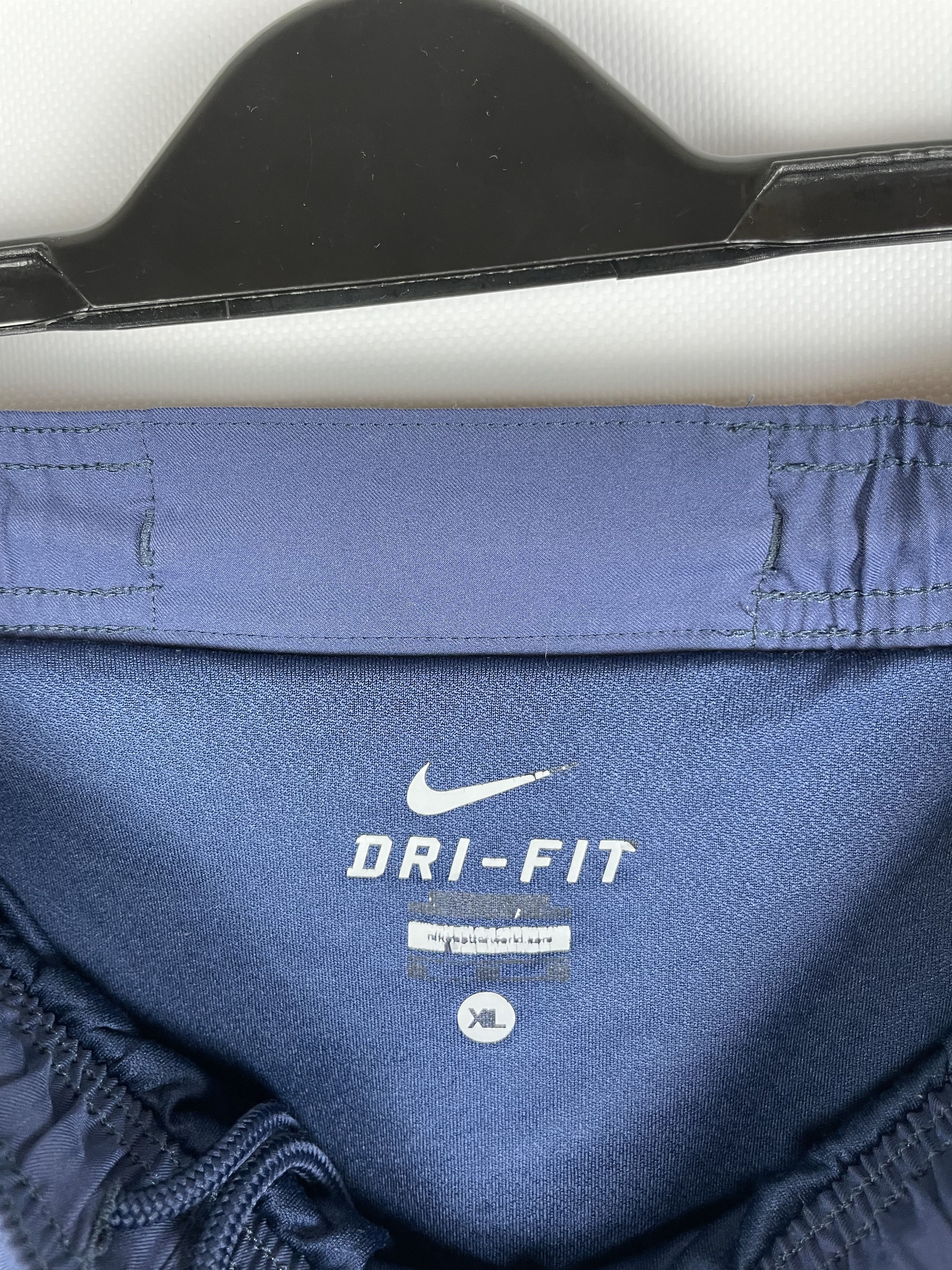 Nike Vintage Nike shorts Barcelona Size US 36 / EU 52 - 6 Thumbnail