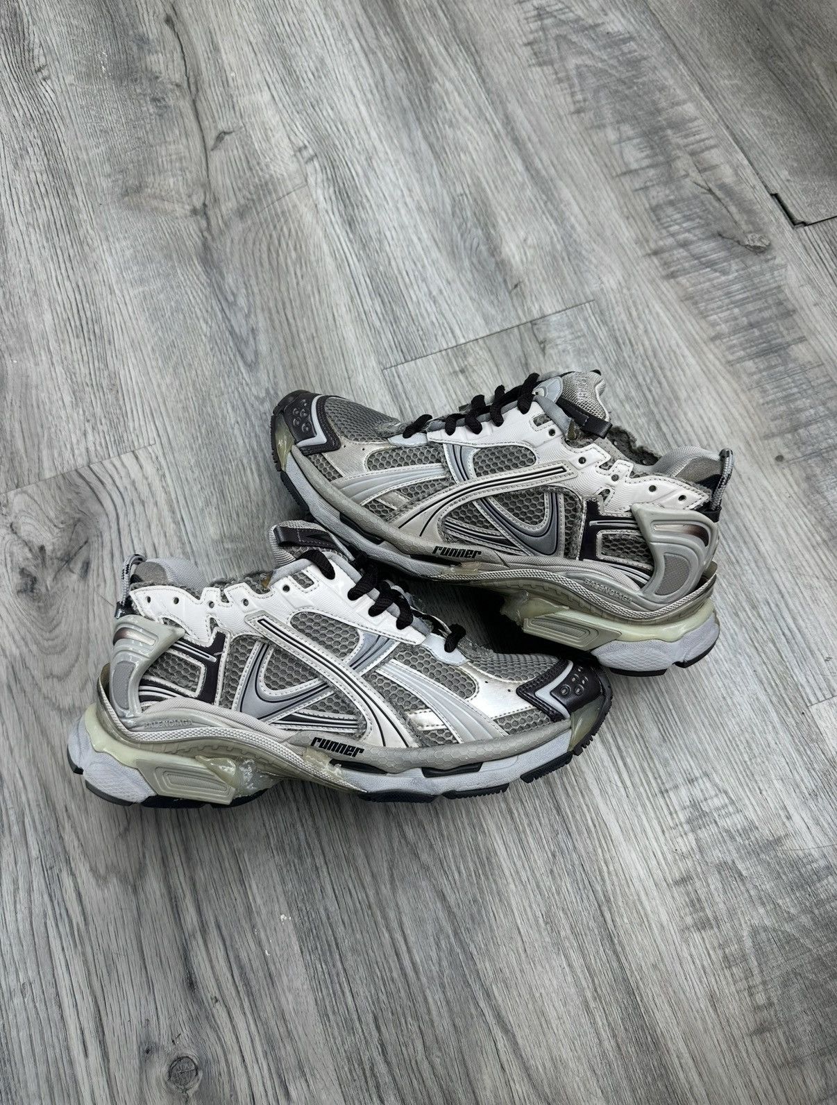 Balenciaga Balenciaga Runner - Grey/White/Black Size US 8 / EU 41 - 2 Thumbnail