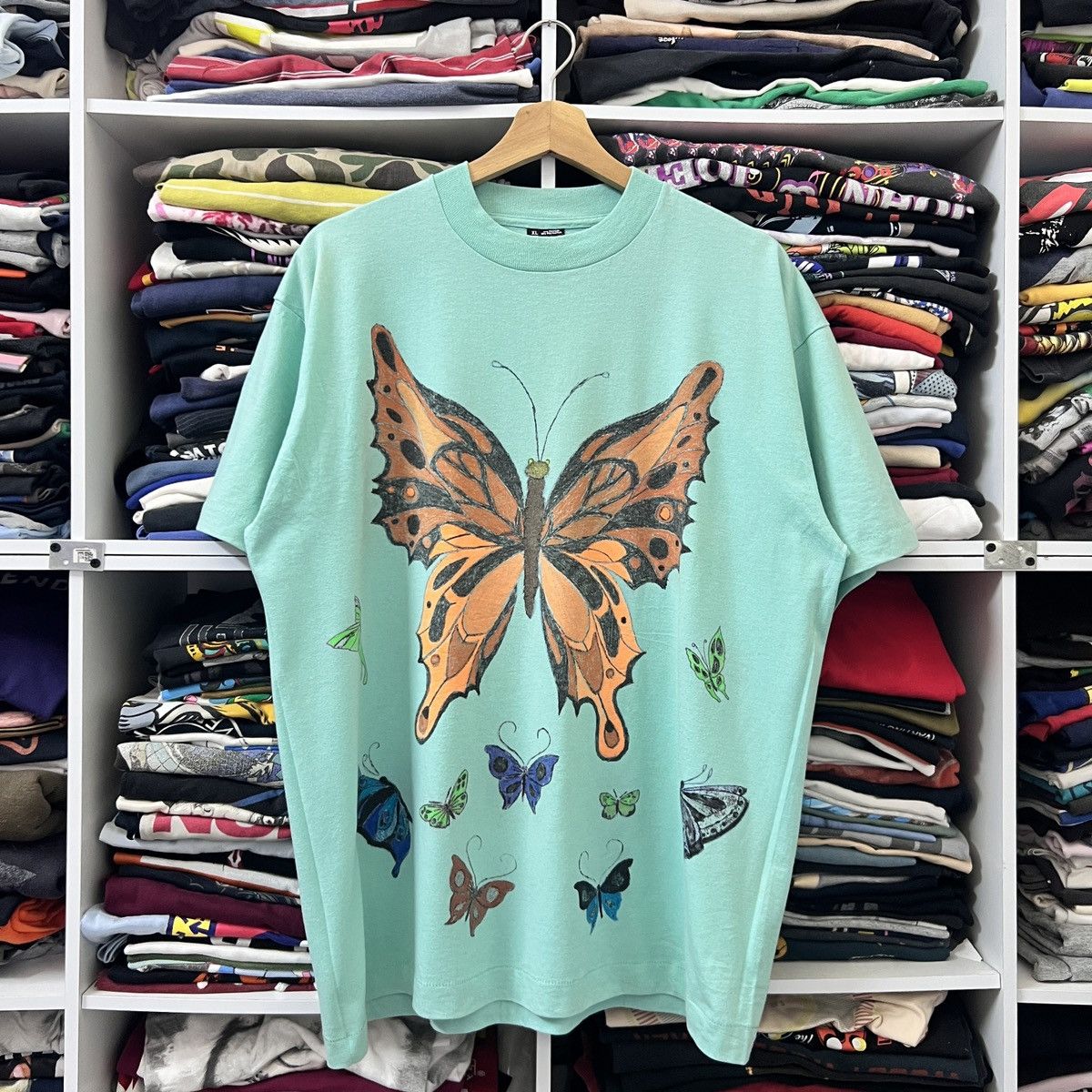 Vintage VTG COLOURFUL BUTTERFLY TEE Size US XL / EU 56 / 4 - 1 Thumbnail