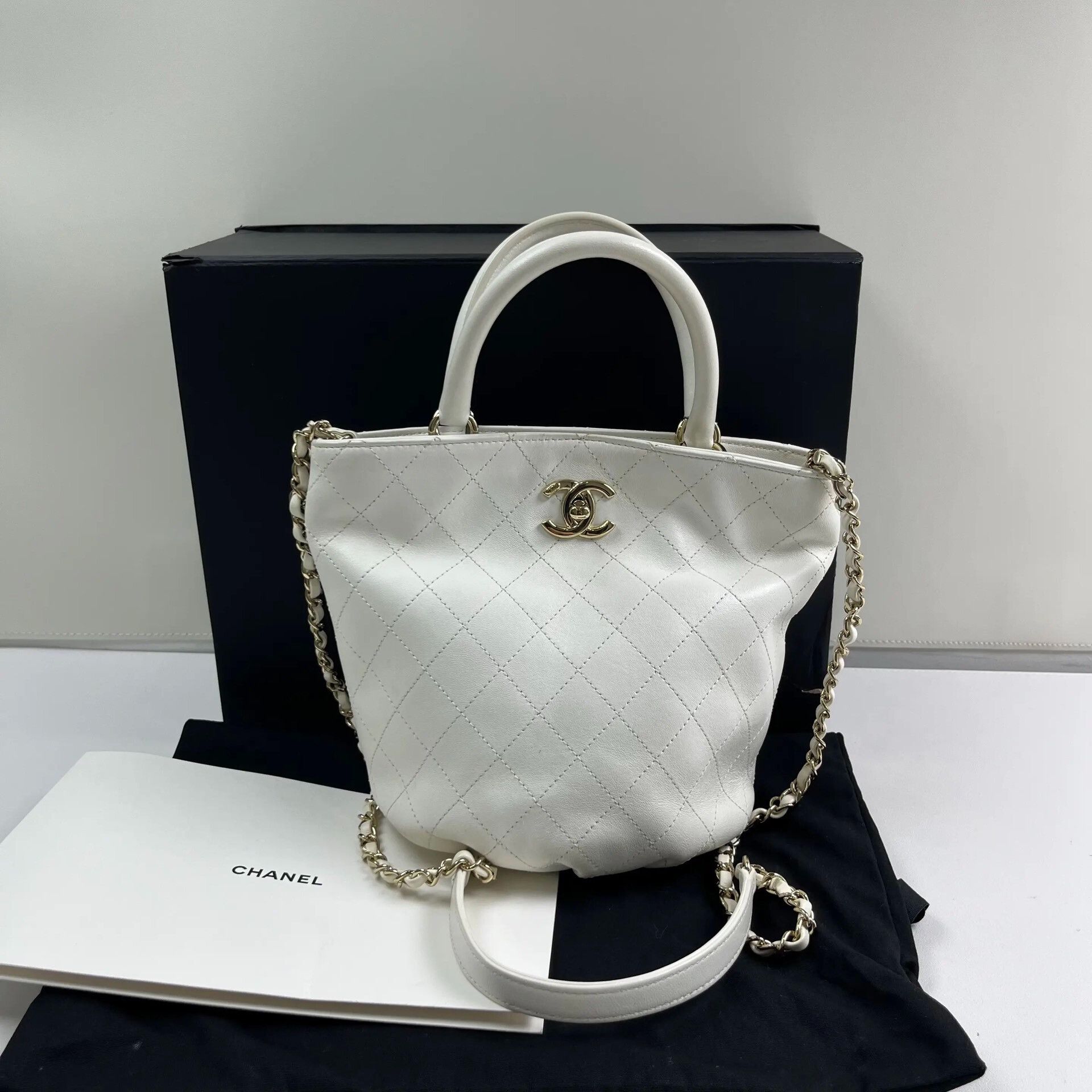 Chanel Pre-loved Bag Very good condition Size ONE SIZE - 1 Thumbnail