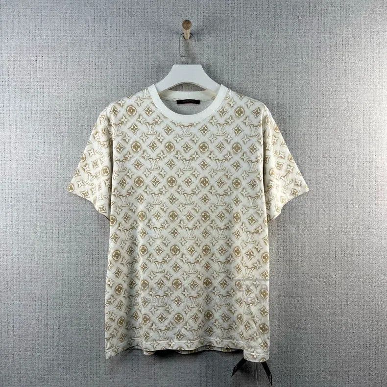 Louis Vuitton Louis Vuitton FW23 Full Logo Round Neck Short Sleeve Size US XL / EU 56 / 4 - 1 Thumbnail