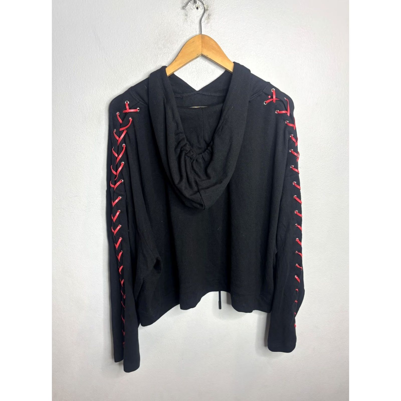 The Kooples VINTAGE The Kooples Sport Hoodie Womens 3 Black Lace Up Sleeve Cropped Sweatshirt Size XS / US 0-2 / IT 36-38 - 5 Thumbnail