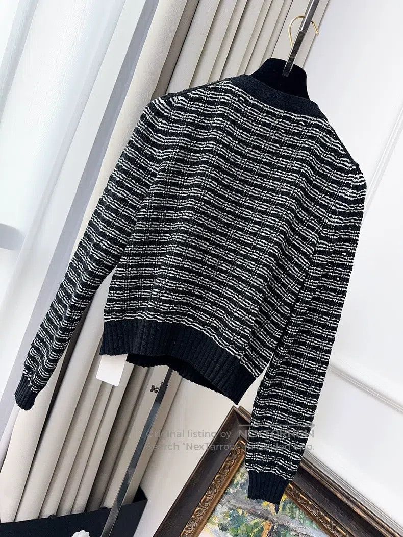 Chanel Chanel 25P black and white striped enamel button knitted c Size XS / US 0-2 / IT 36-38 - 2 Thumbnail