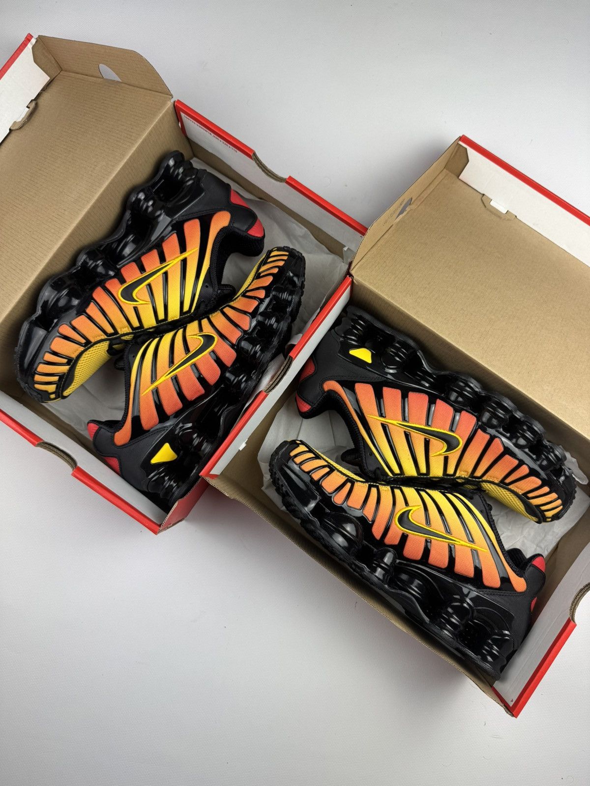 Nike Nike Shox TL Sunrise US9 Size US 9 / EU 42 - 2 Thumbnail