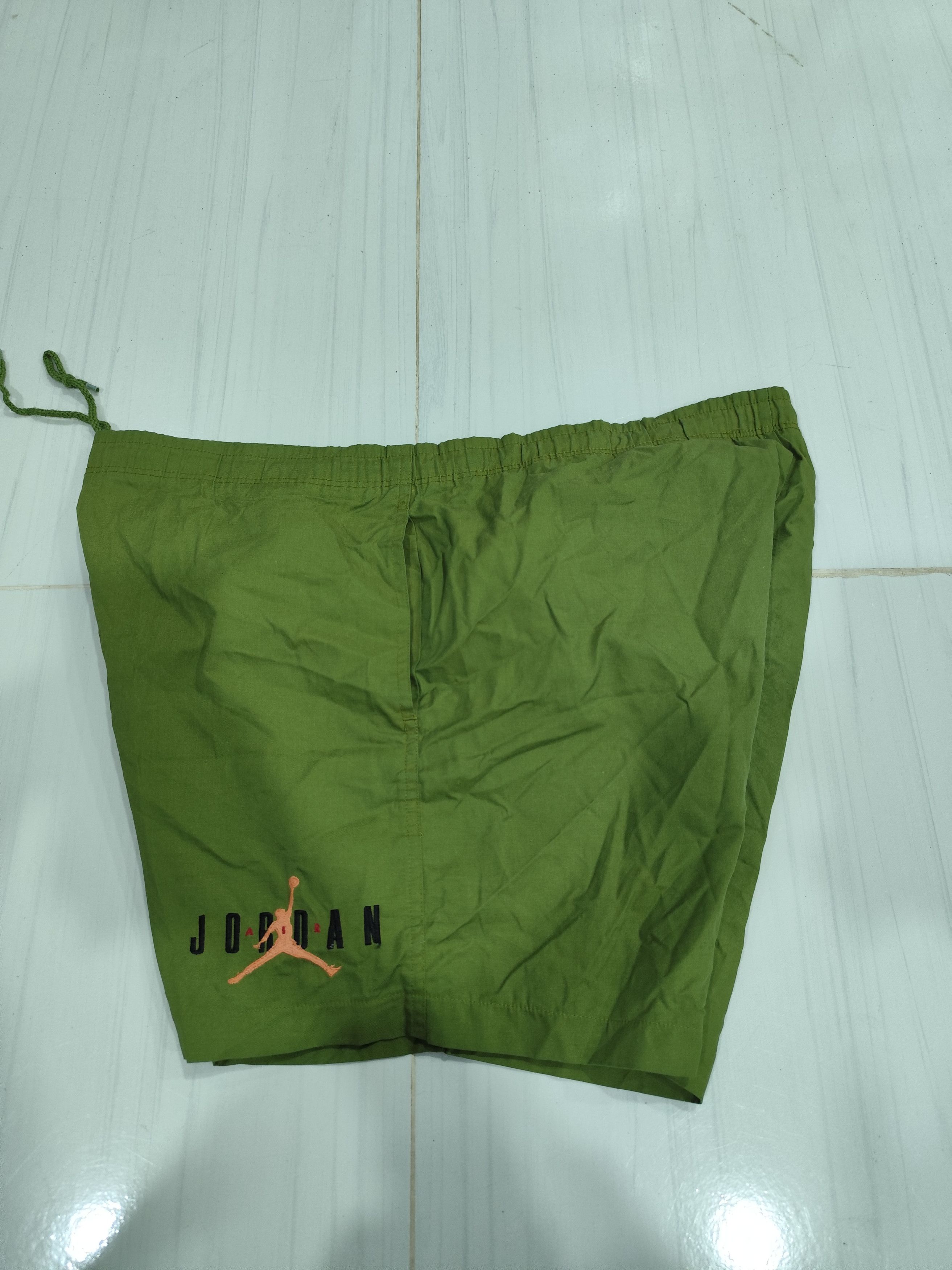 Vintage Vintage 1992 jordan nike shorts Size US 36 / EU 52 - 2 Thumbnail