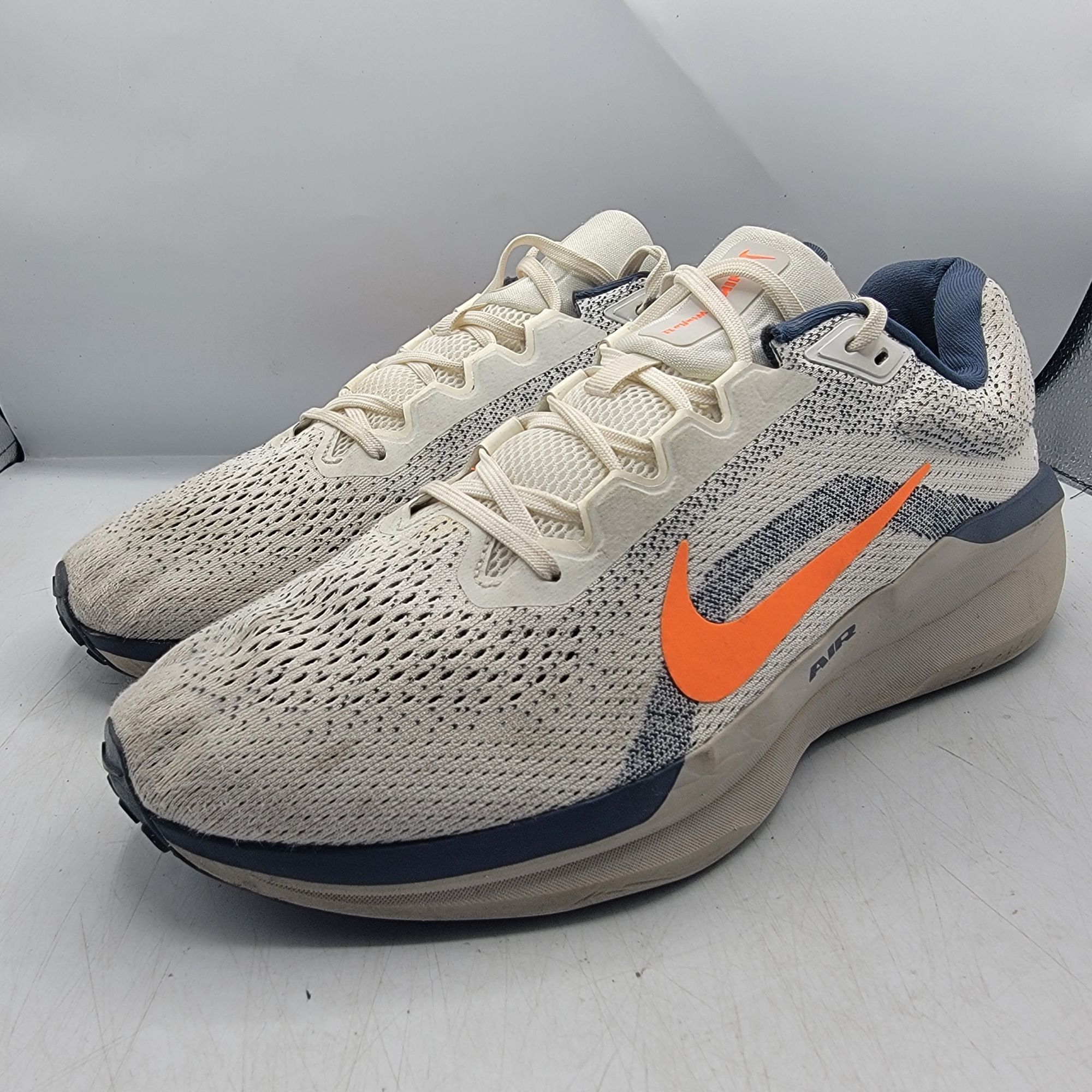 Nike Nike Air Winflo 11 Sail Mens 12 White Total Orange Athletic Size US 12 / EU 45 - 4 Thumbnail