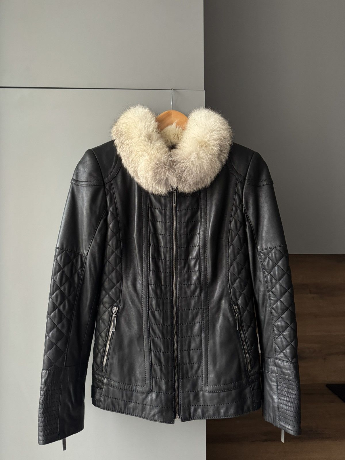 Roberto Cavalli Roberto Cavalli 2000’s Leather Textured Fur Moto Jacket Size XS / US 0-2 / IT 36-38 - 2 Thumbnail