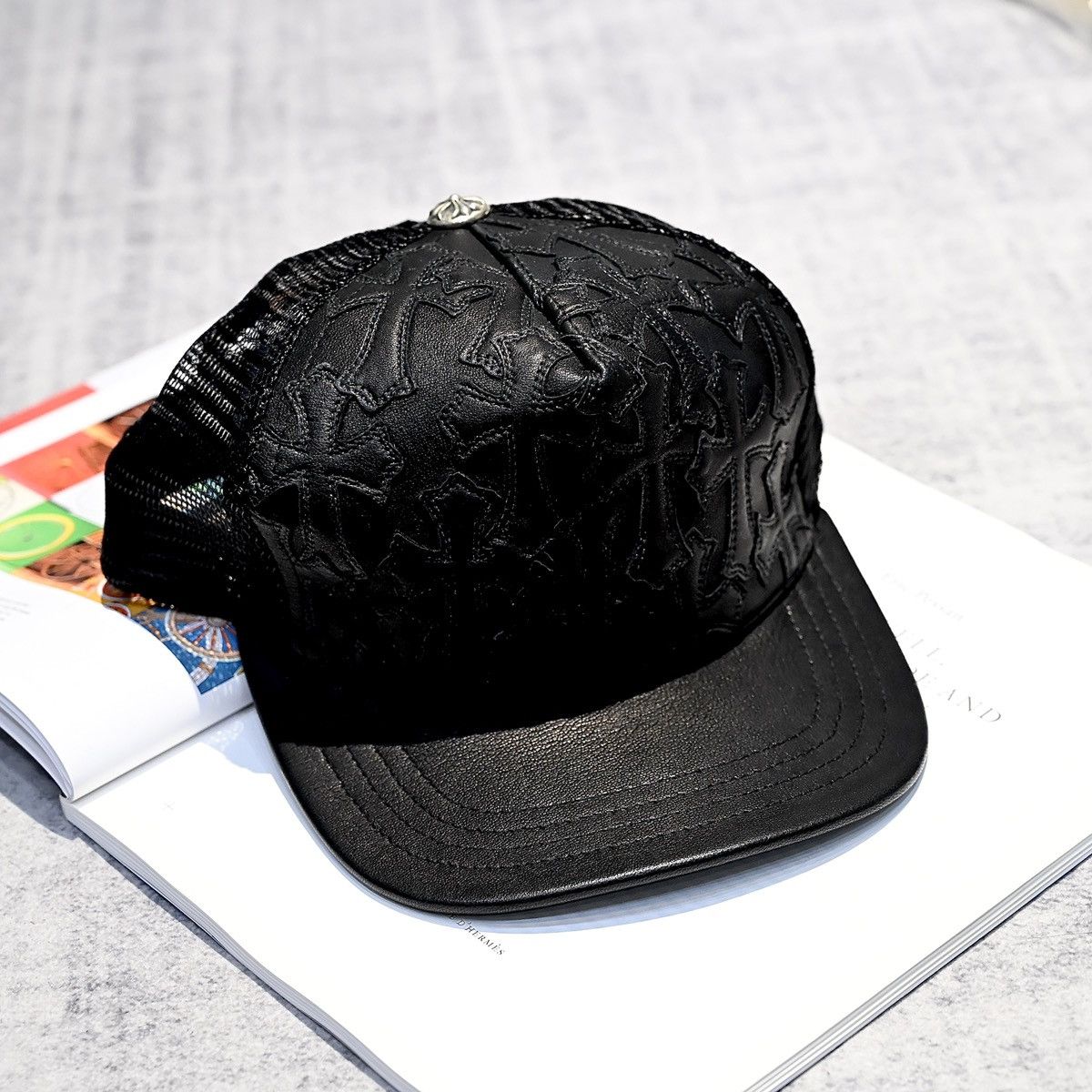 Chrome Hearts cemetery Leather Cross Patch Hat キャップ Chrome Hearts Leather Cemetery Cross Patch Black Trucker Hat